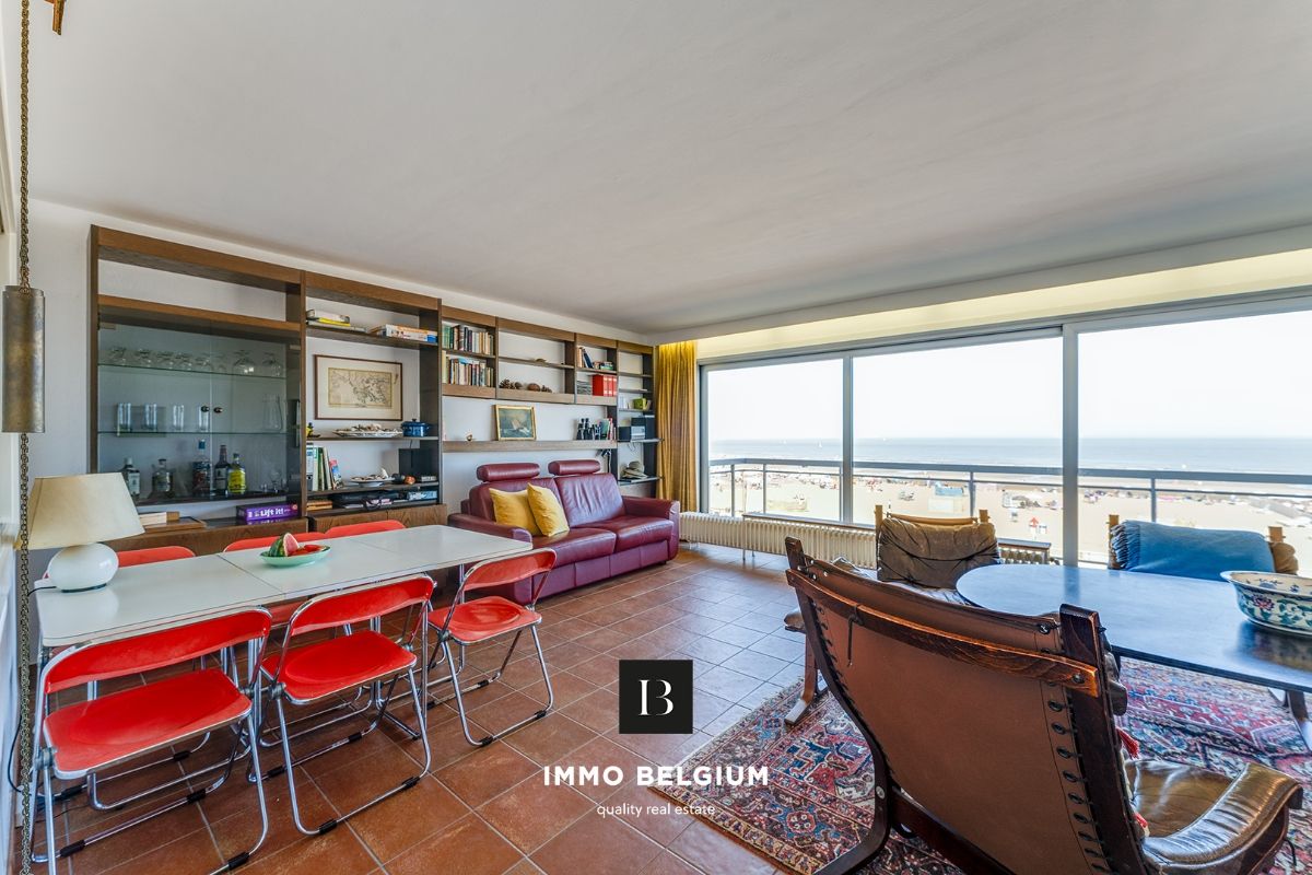 Ruim appartement op de zeedijk met 2 slaapkamers foto 2