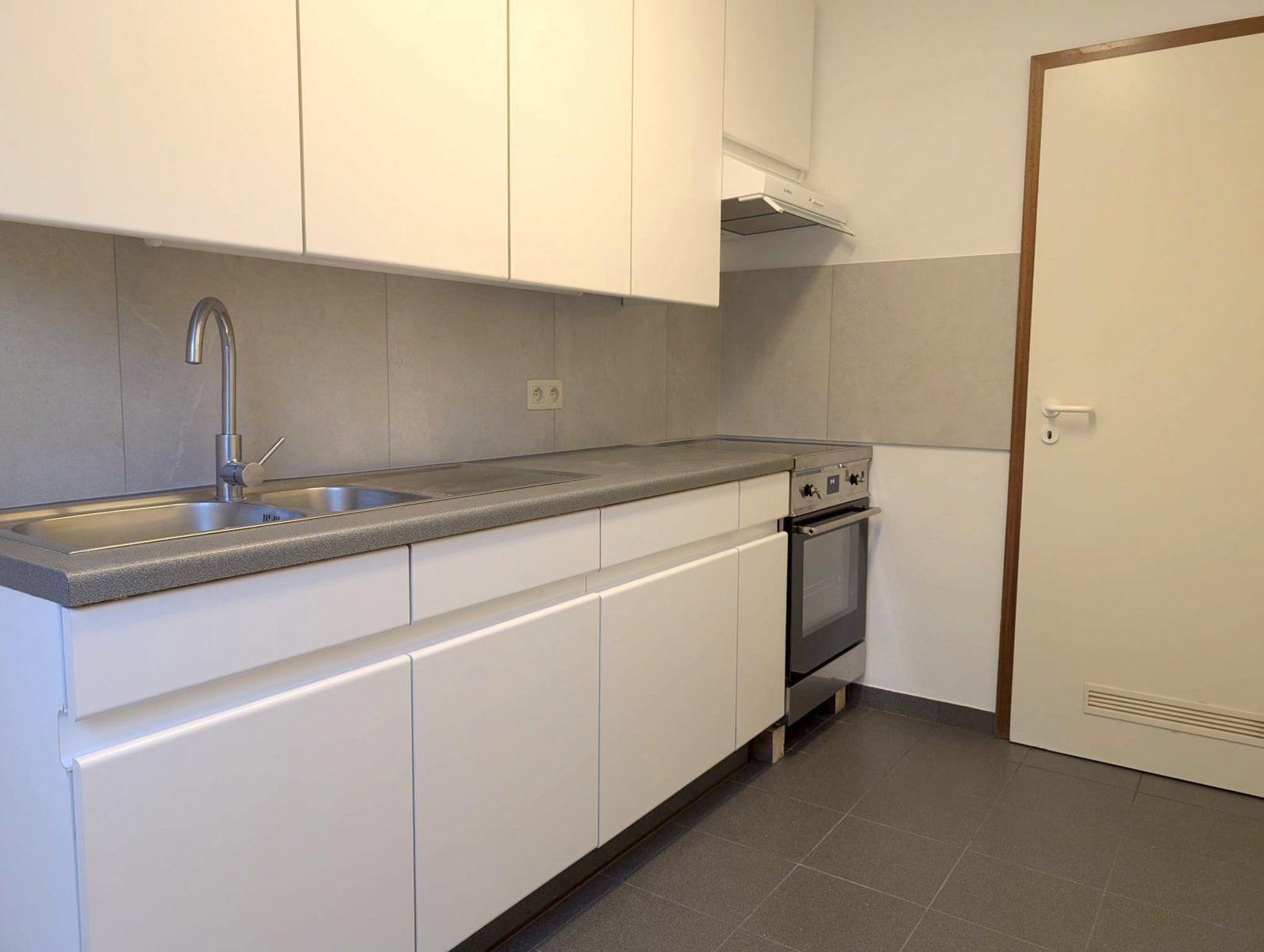 Appartement voor 2 rustige personen incl garage! foto 6