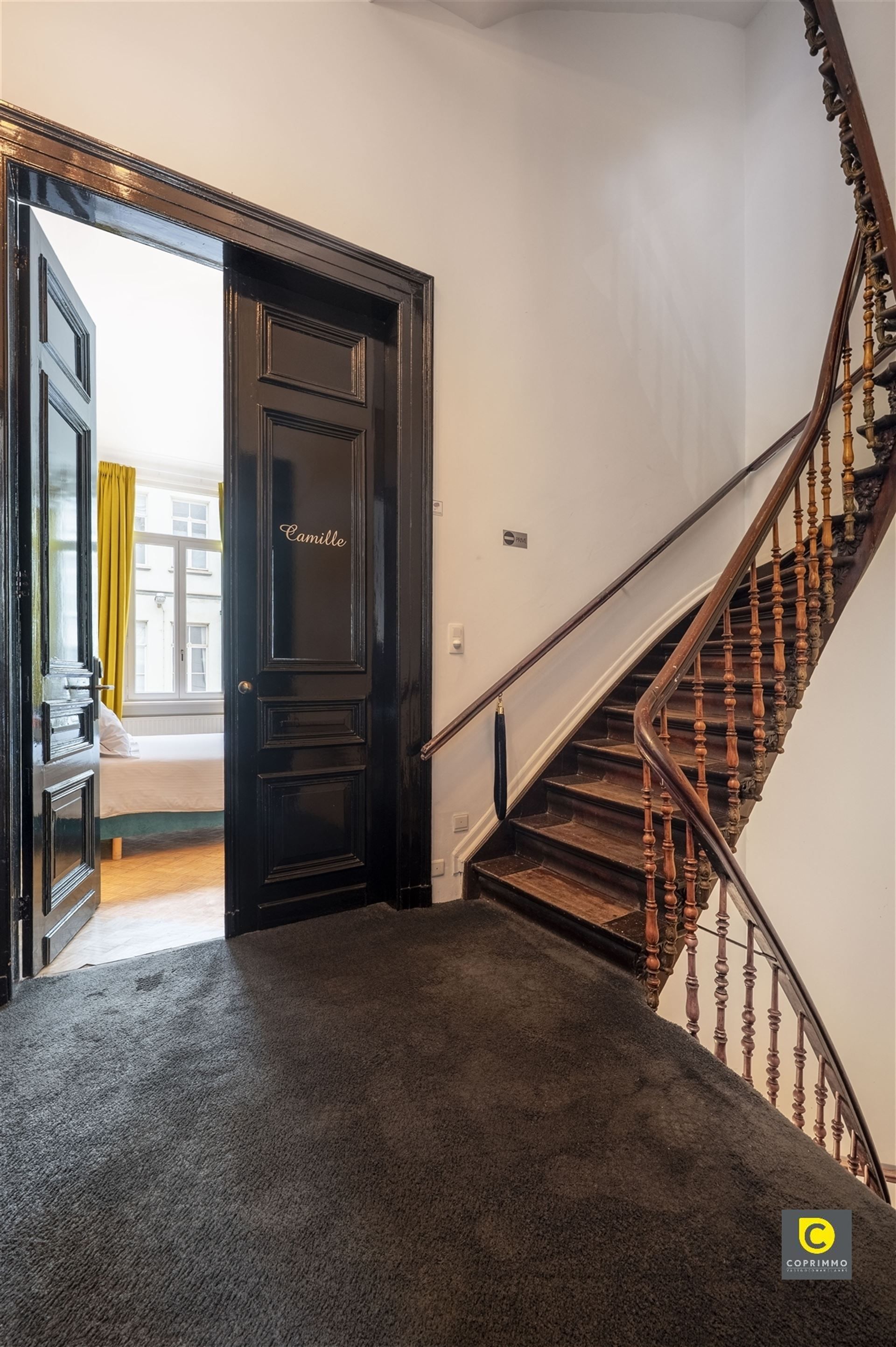 Unieke meesterwoning met garage foto 32