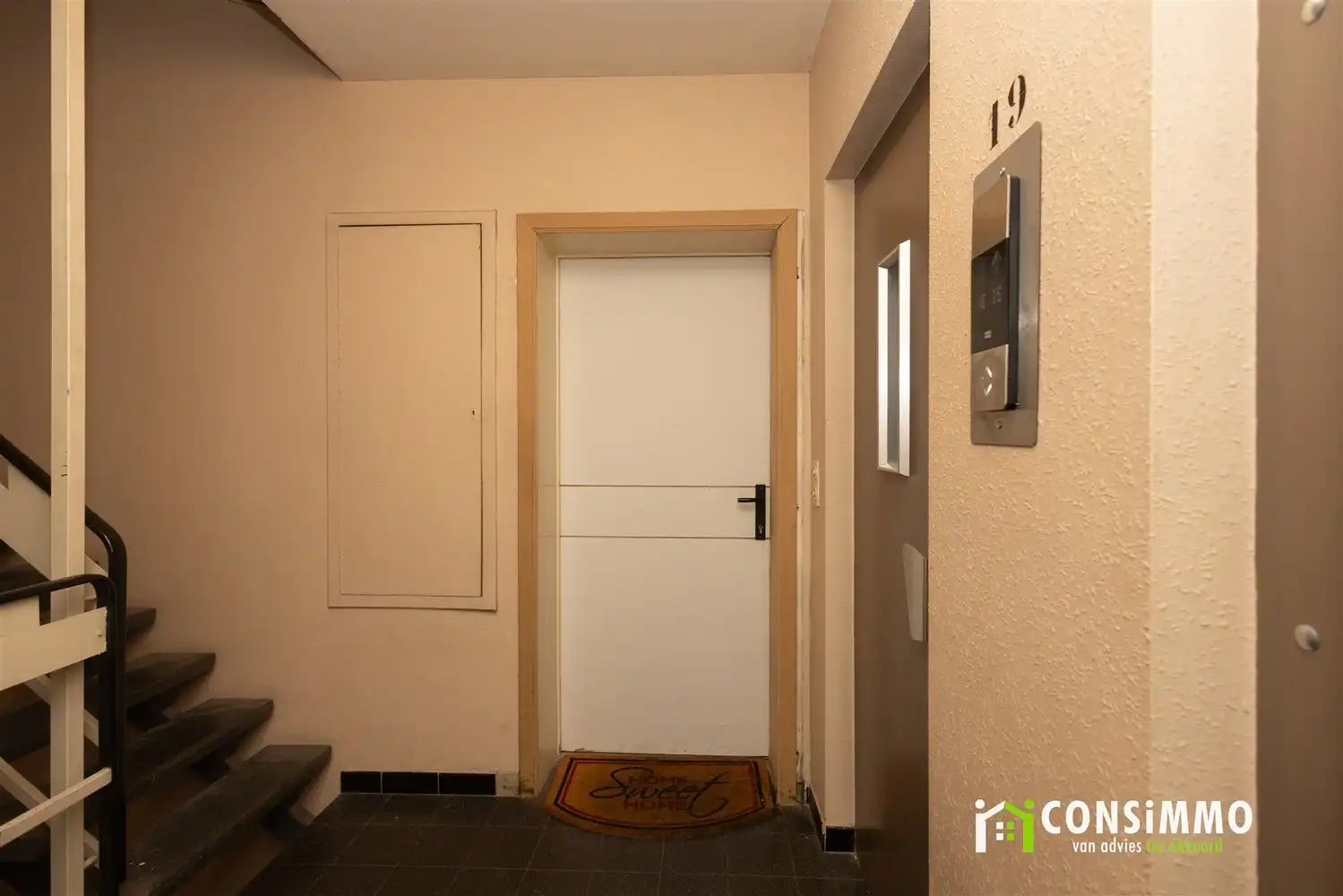 Ruim gerenoveerd appartement op de 19de verdieping met een adembenemend uitzicht over Genk foto 25