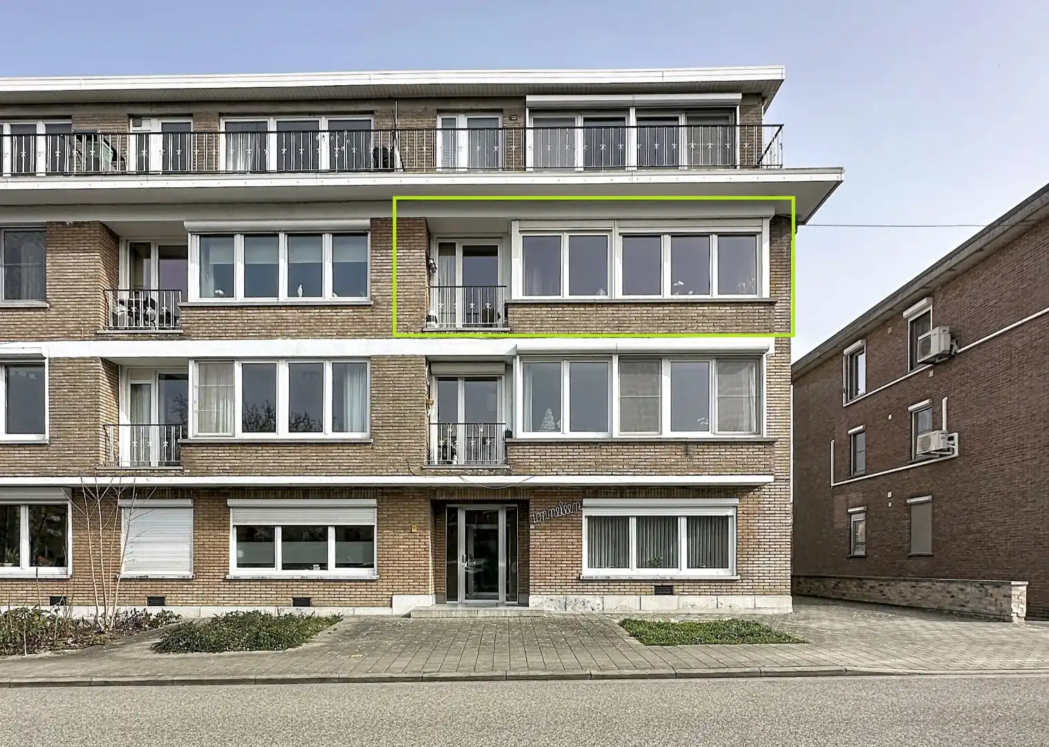 Ruim en lichtrijk appartement met 3 slaapkamers en zuidgericht terras in Leuven foto {{pictureIndex}}