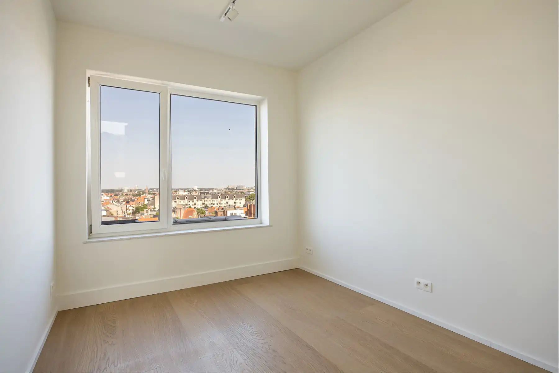 Lichtrijk gerenoveerd appartement met spectaculair uitzicht! foto 10