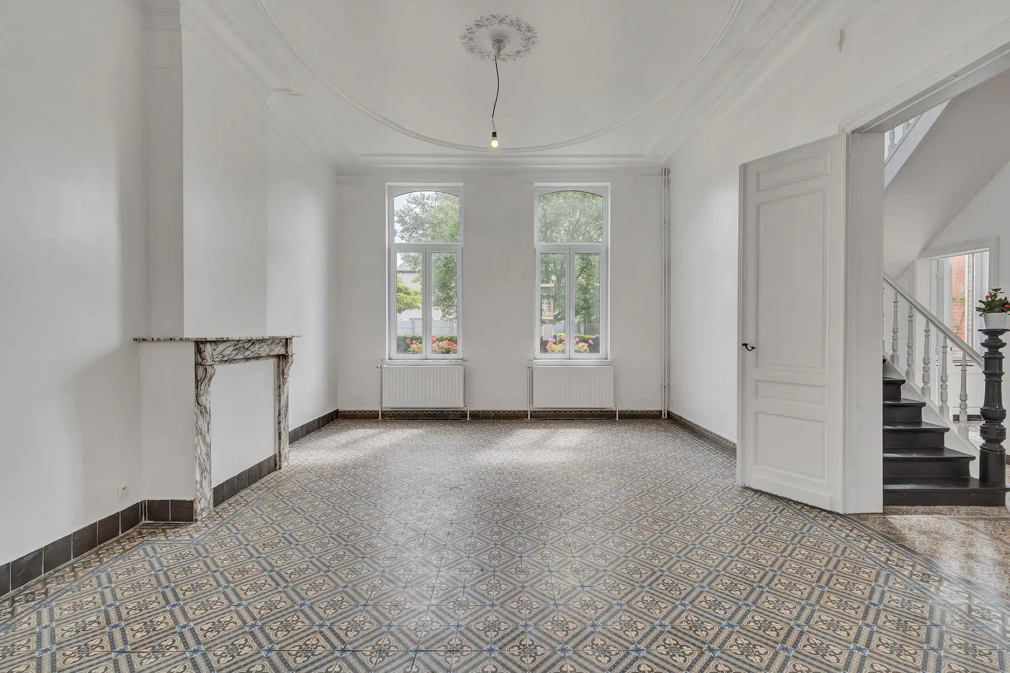 Gerenoveerde pastorijwoning met grote ruimtes in Erembodegem foto 4