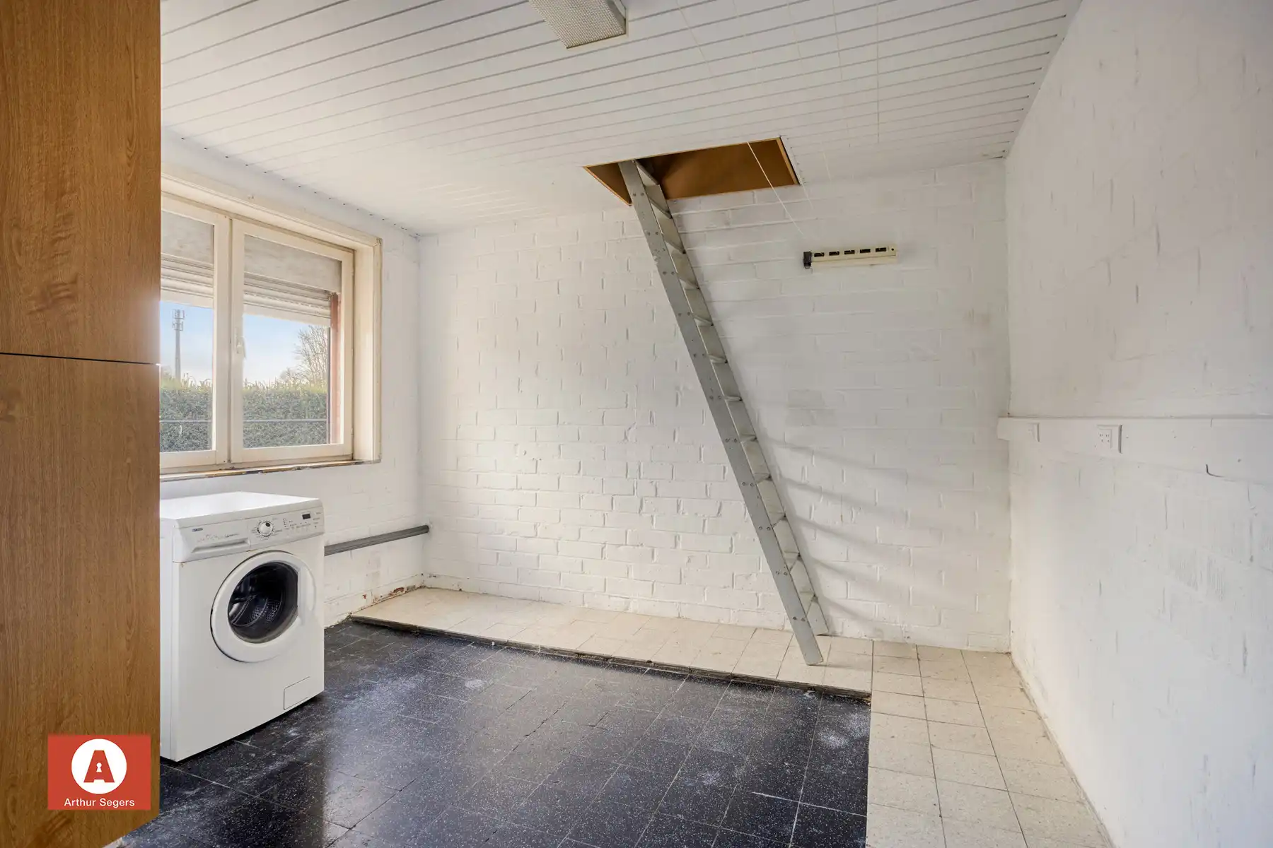 Halfopen bebouwing op zeer centrale ligging foto 12