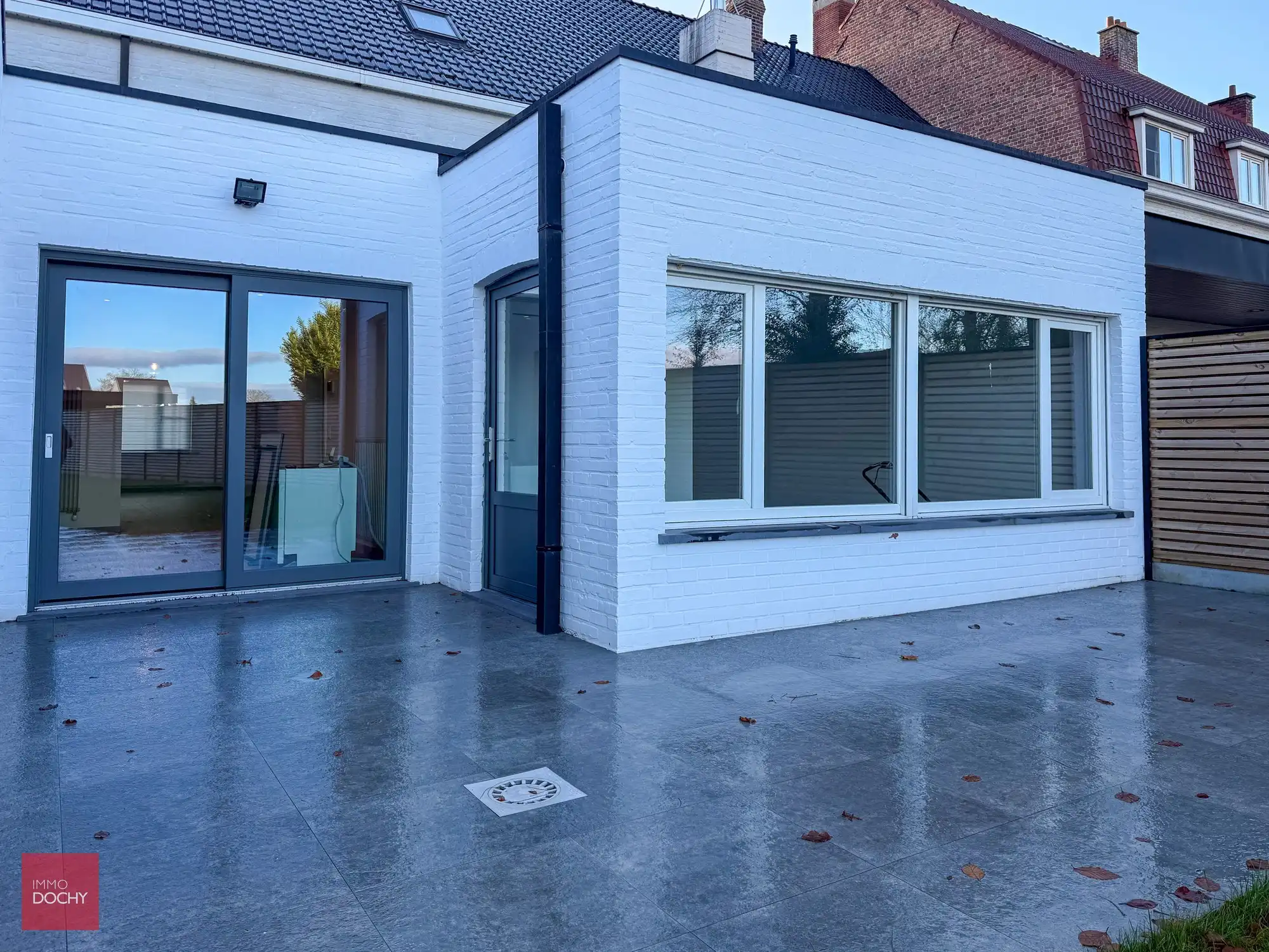 Volledig vernieuwde BURGERWONING met alle modern comfort | Kortrijkseweg 317 foto 10