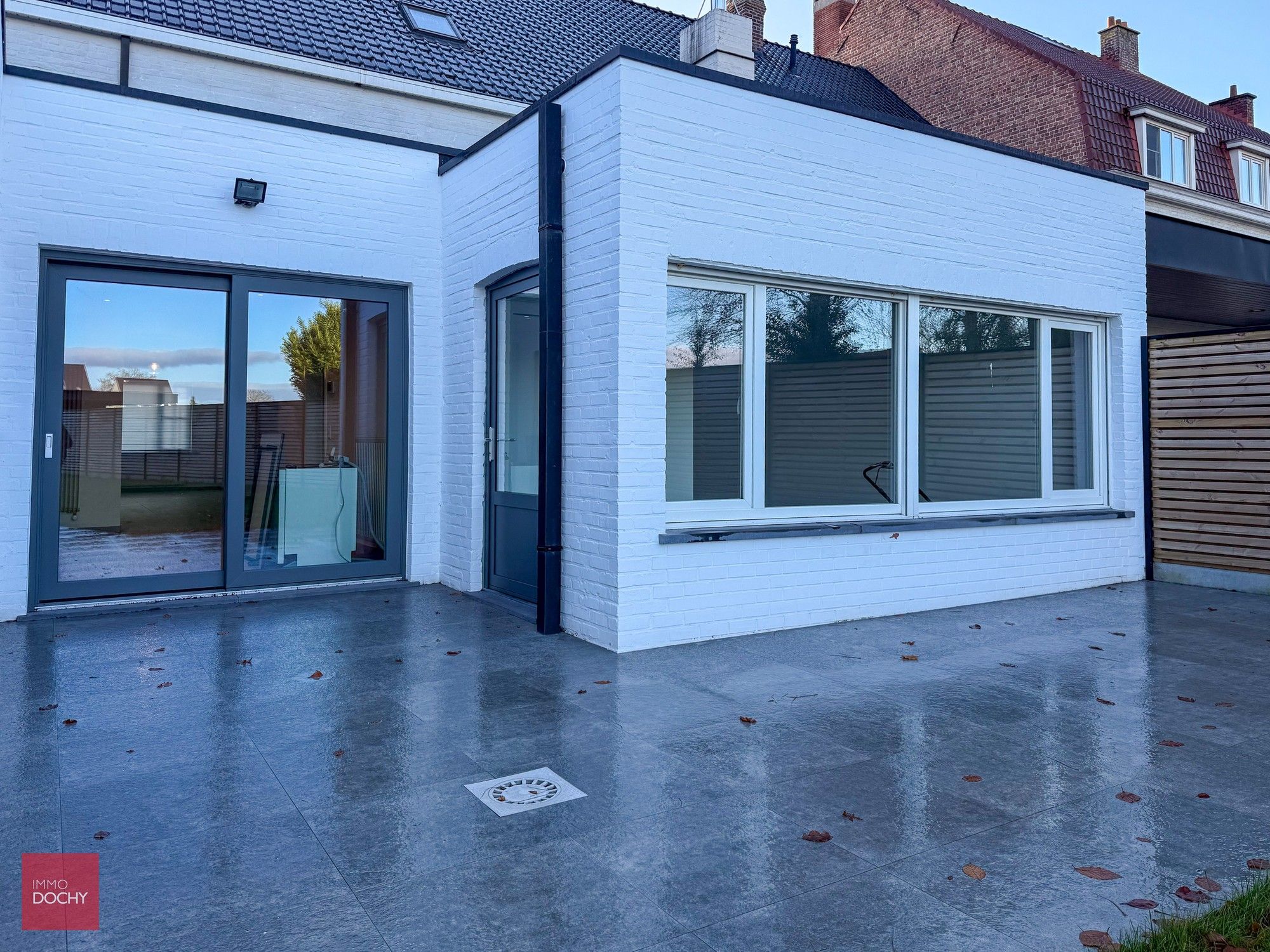 Volledig vernieuwde BURGERWONING met alle modern comfort | Kortrijkseweg 317 foto 10