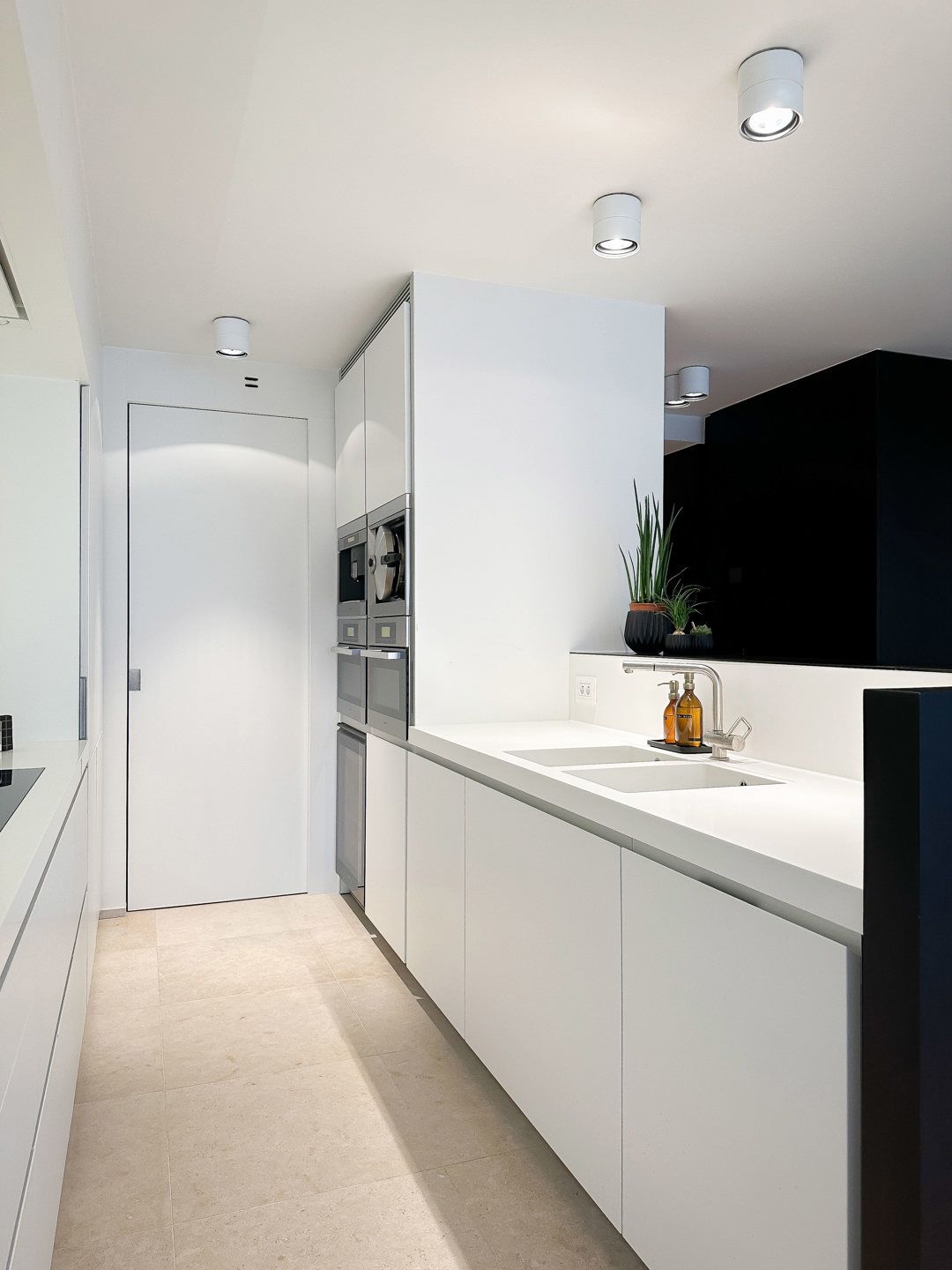 Uitzonderlijk appartement in de iconische residentie Carlton foto 18