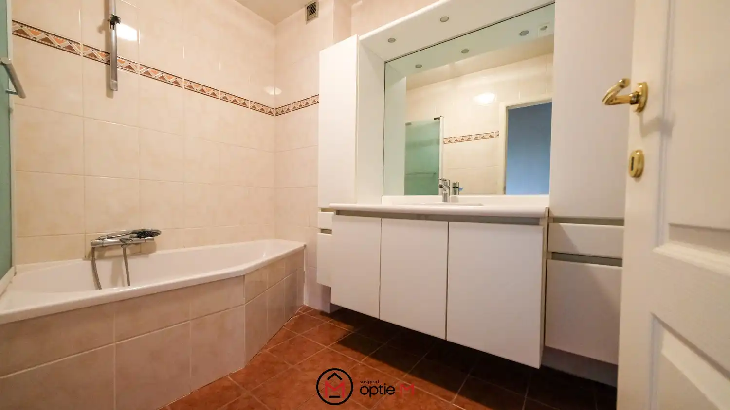 Handelsruimte met appartement te koop in Merem, Bilzen-Hoeselt foto 28