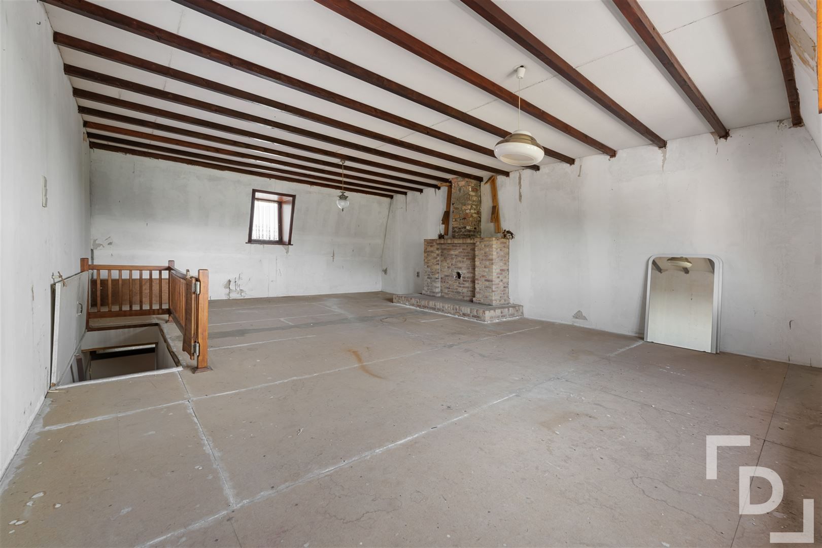 Ruime te renoveren woning te koop in Geluveld. foto 18