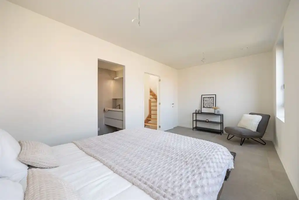 Nieuwbouwwoning onder registratie op toplocatie foto 14
