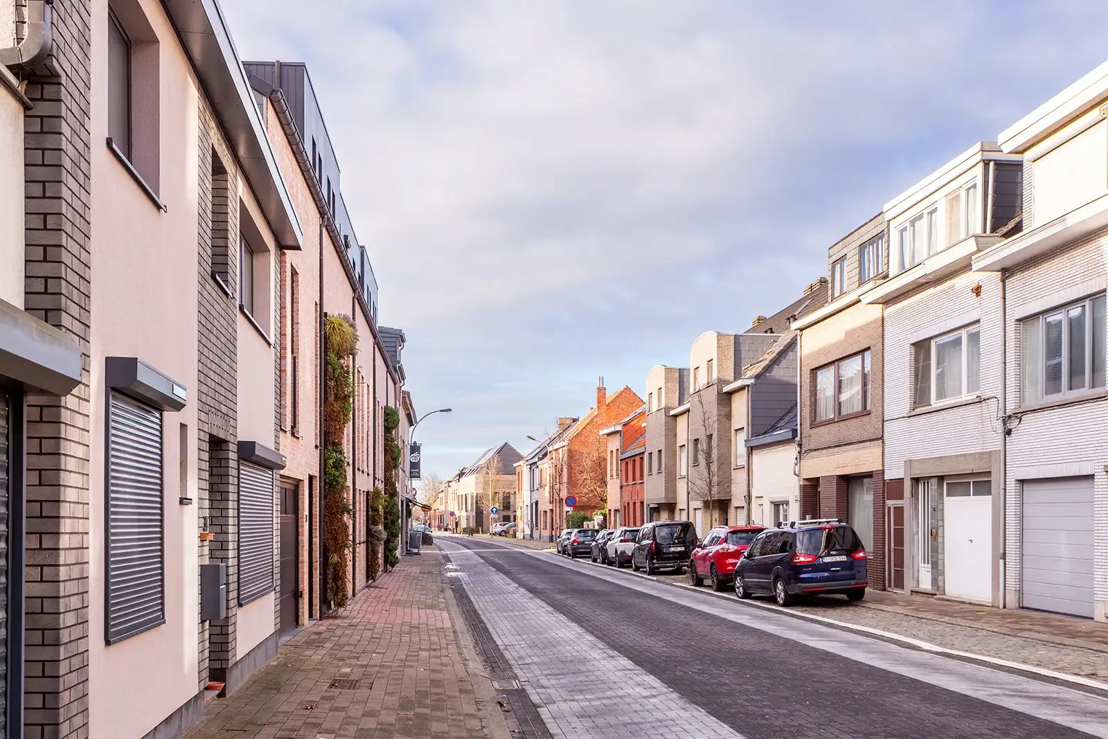 Ruime te renoveren woning met top potentieel en zwembad foto 27