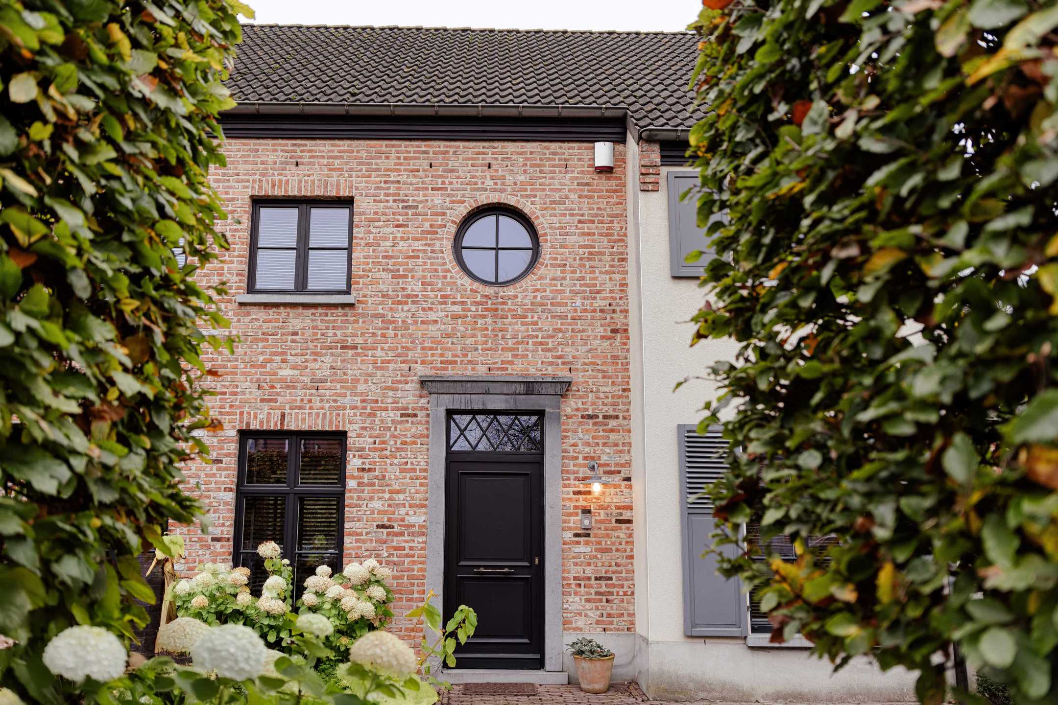 Unieke Moderne Woning in Landelijk Strakke Stijl te Eikevliet, Bornem foto 2