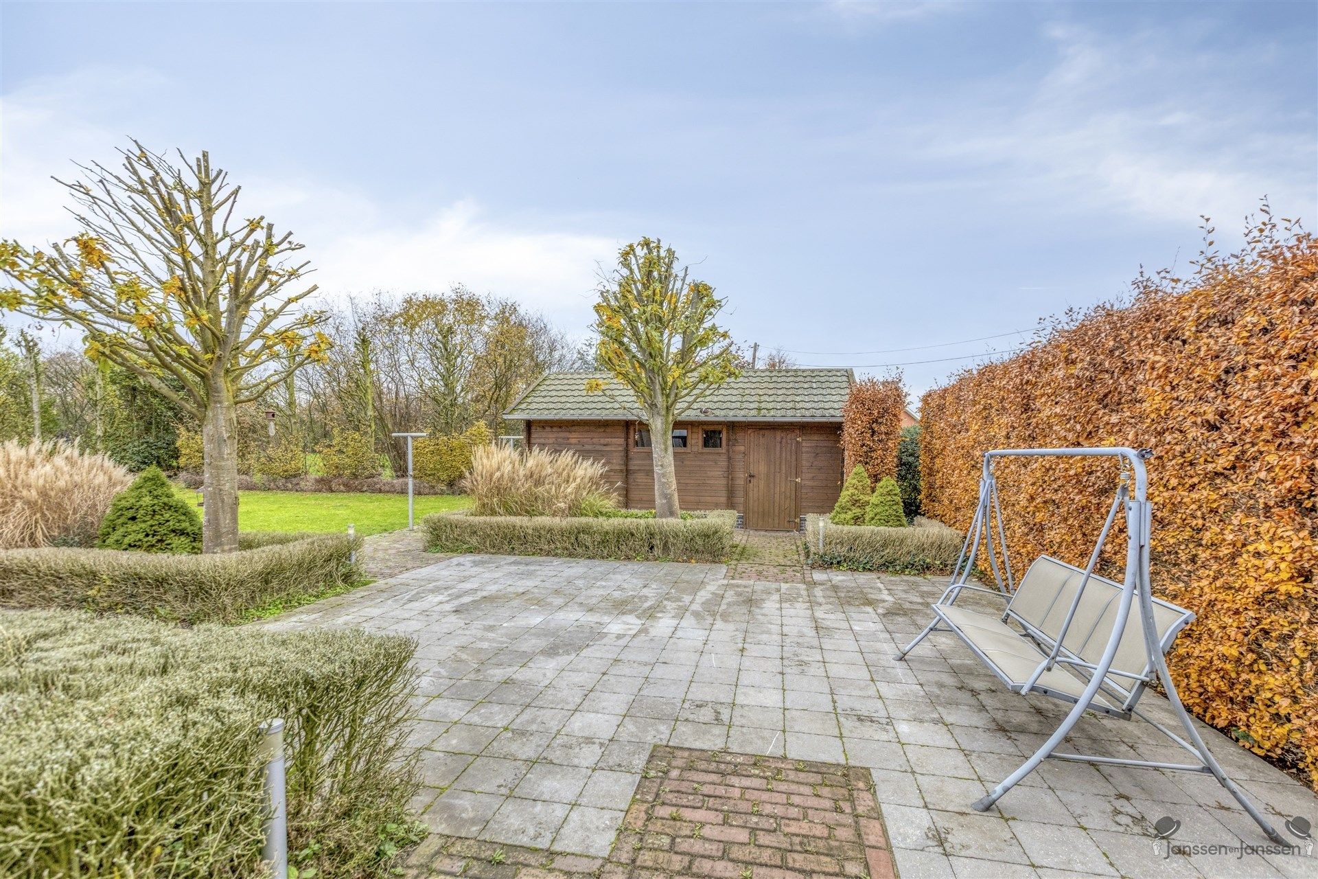 Ruime, goed onderhouden woning met prachtige tuin in Elsum Geel foto 26