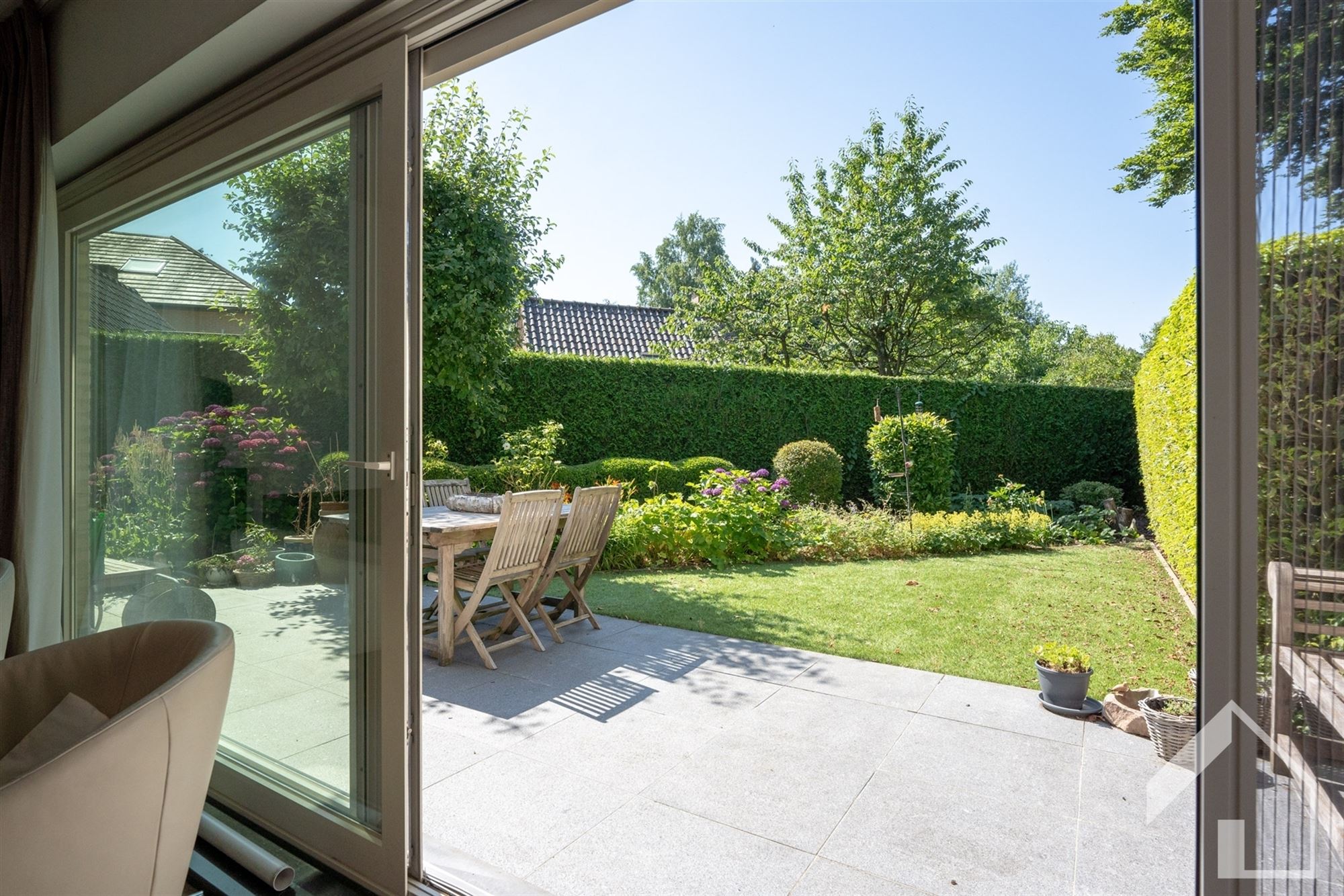 Energiezuinige woning met lift, tuin, oprit en inpandige garage foto 23