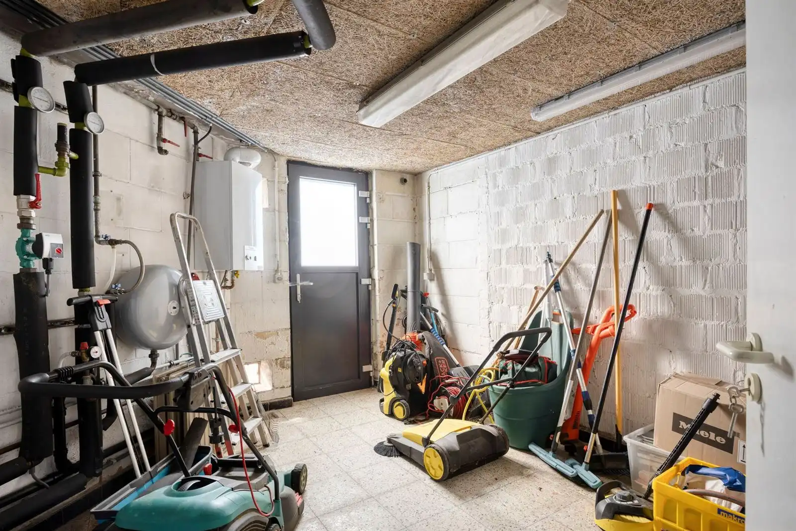 Lichtrijke en ruime 3-gevelwoning met tuin en dubbele garage foto 29