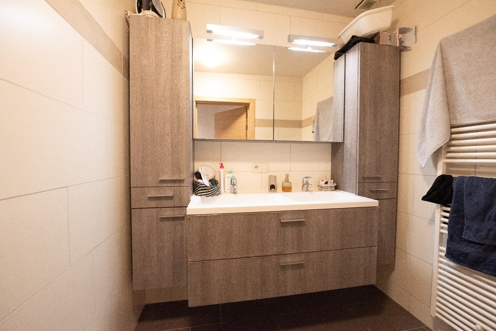 Instapklaar en lichtrijk appartement te huur in Waregem  foto 9