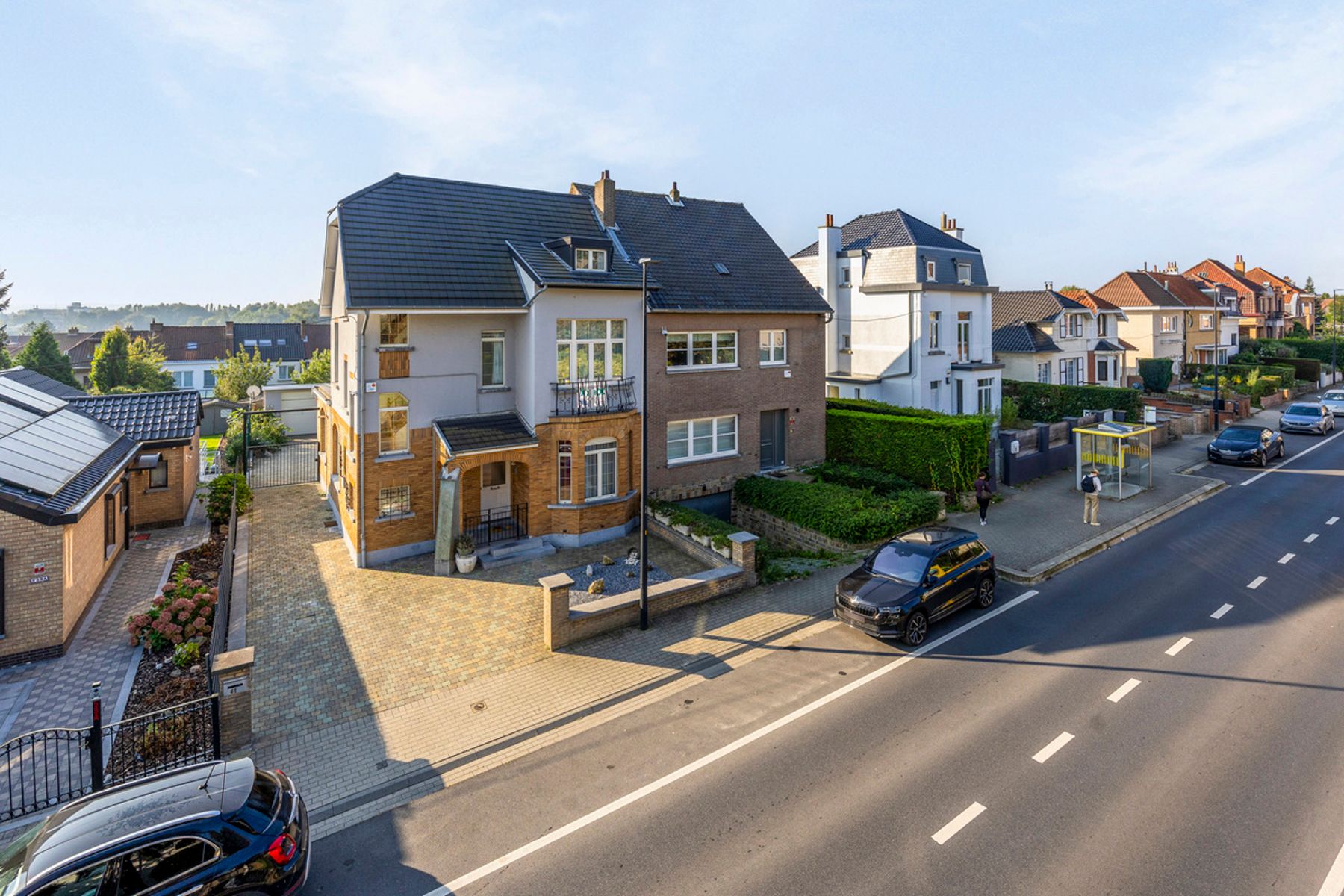 Woning met 3 slaapkamers, 2 badkamers, garage en tuin foto 2