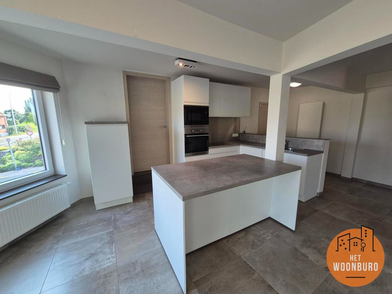 Ruim, lichtrijk appartement 1e verd. met 2 slaapkamers foto 5