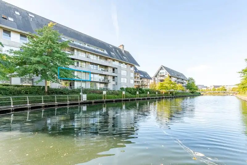 Roeselare – Verzorgd appartement van 90 m² met ca. 30 m² terrassen en zicht op het water foto {{pictureIndex}}