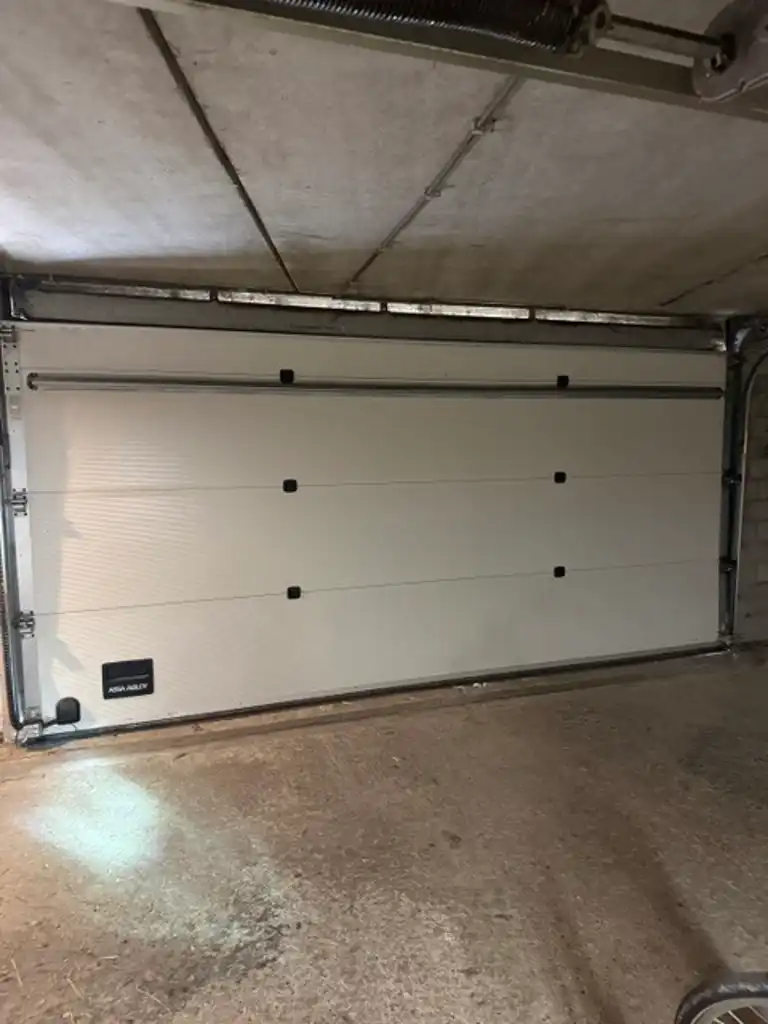 TE KOOP GARAGE TE WESTENDE! foto 4