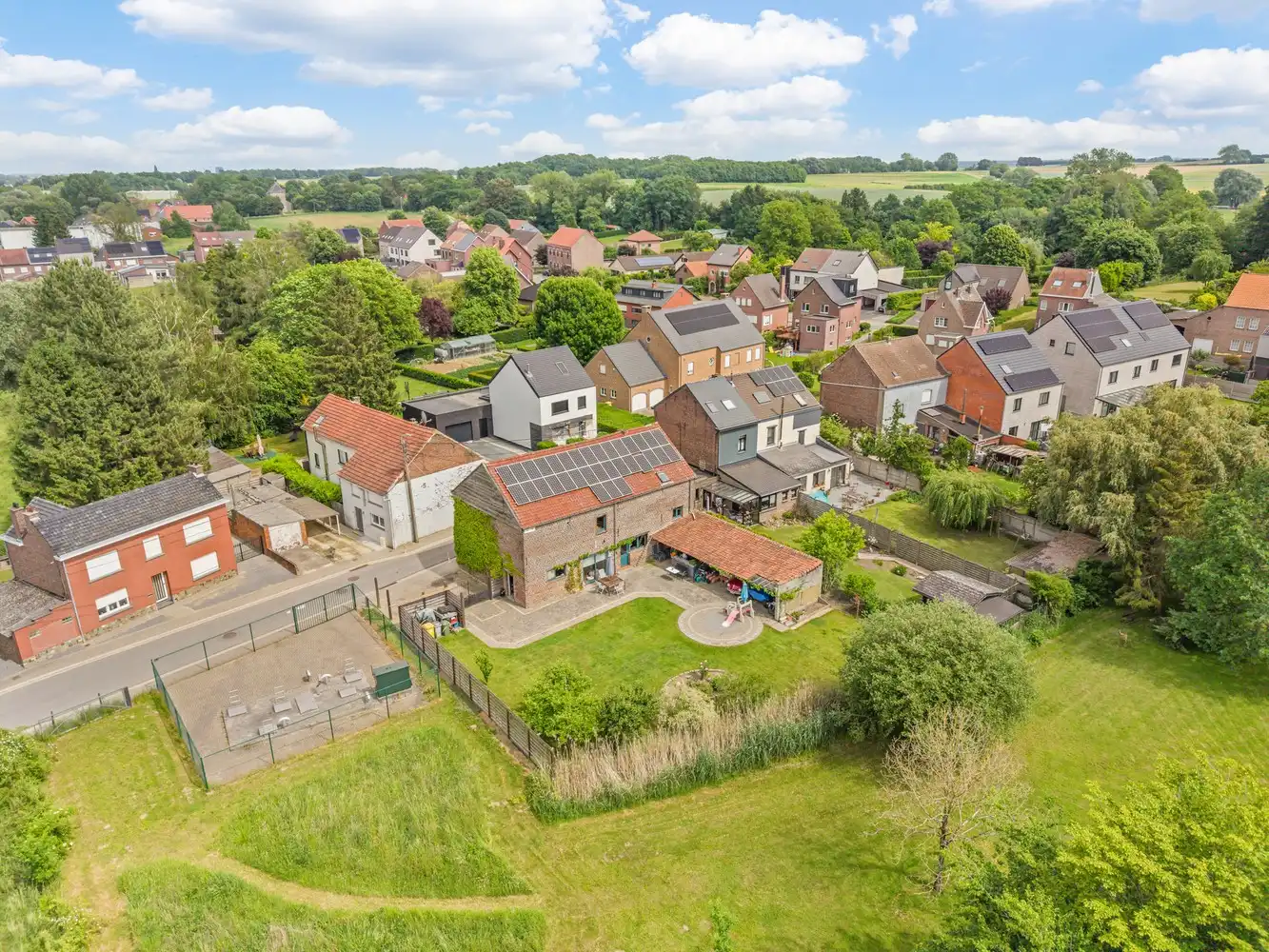 Hoofdfoto van de publicatie: Charmante woning met zonnige tuin, grote garage en eindeloze mogelijkheden