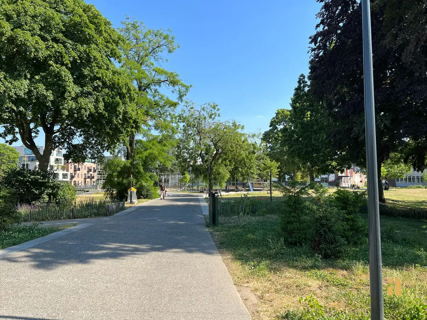 Bemeubelde studio met zicht op Baudelopark en Leie! foto 22