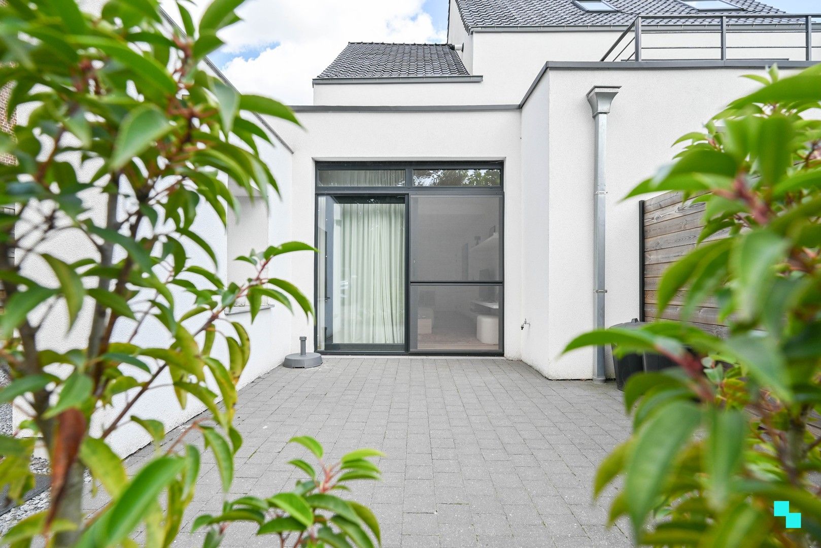 Centraal gelegen, uniek appartement in karaktervol herenhuis foto 17