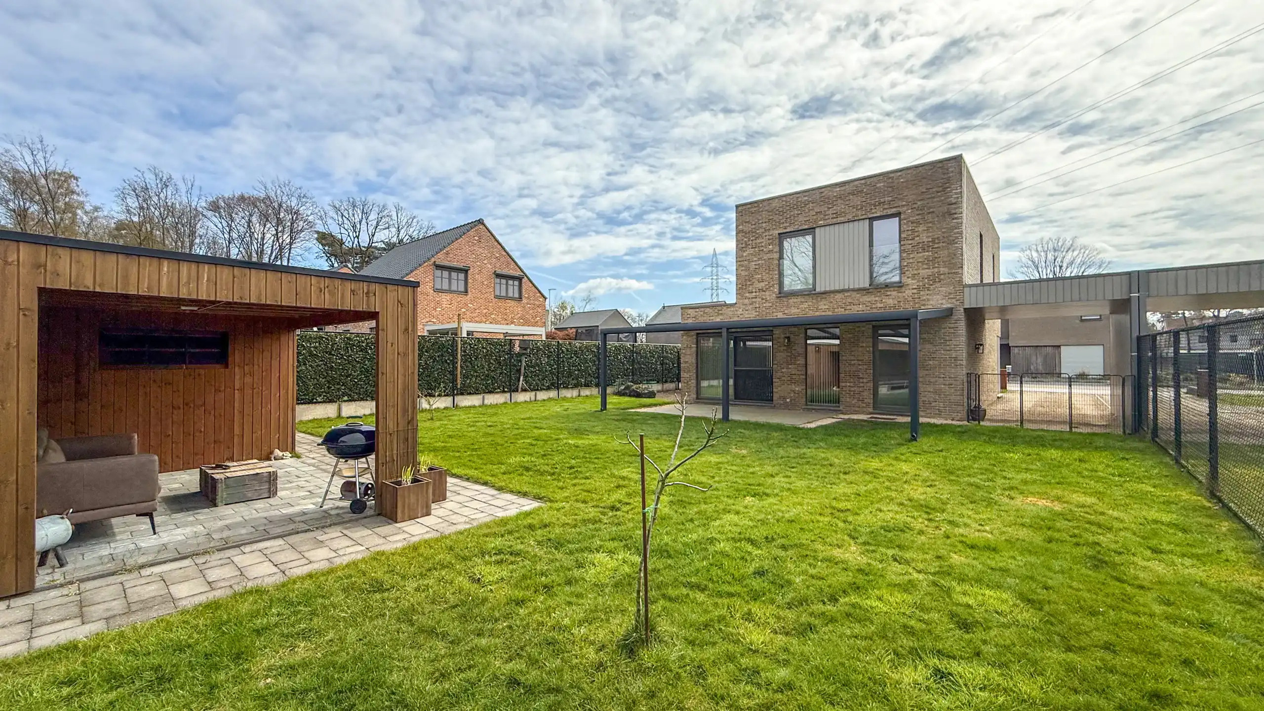 Instapklare energiezuinige woning (2020) met tuin en carport foto 45