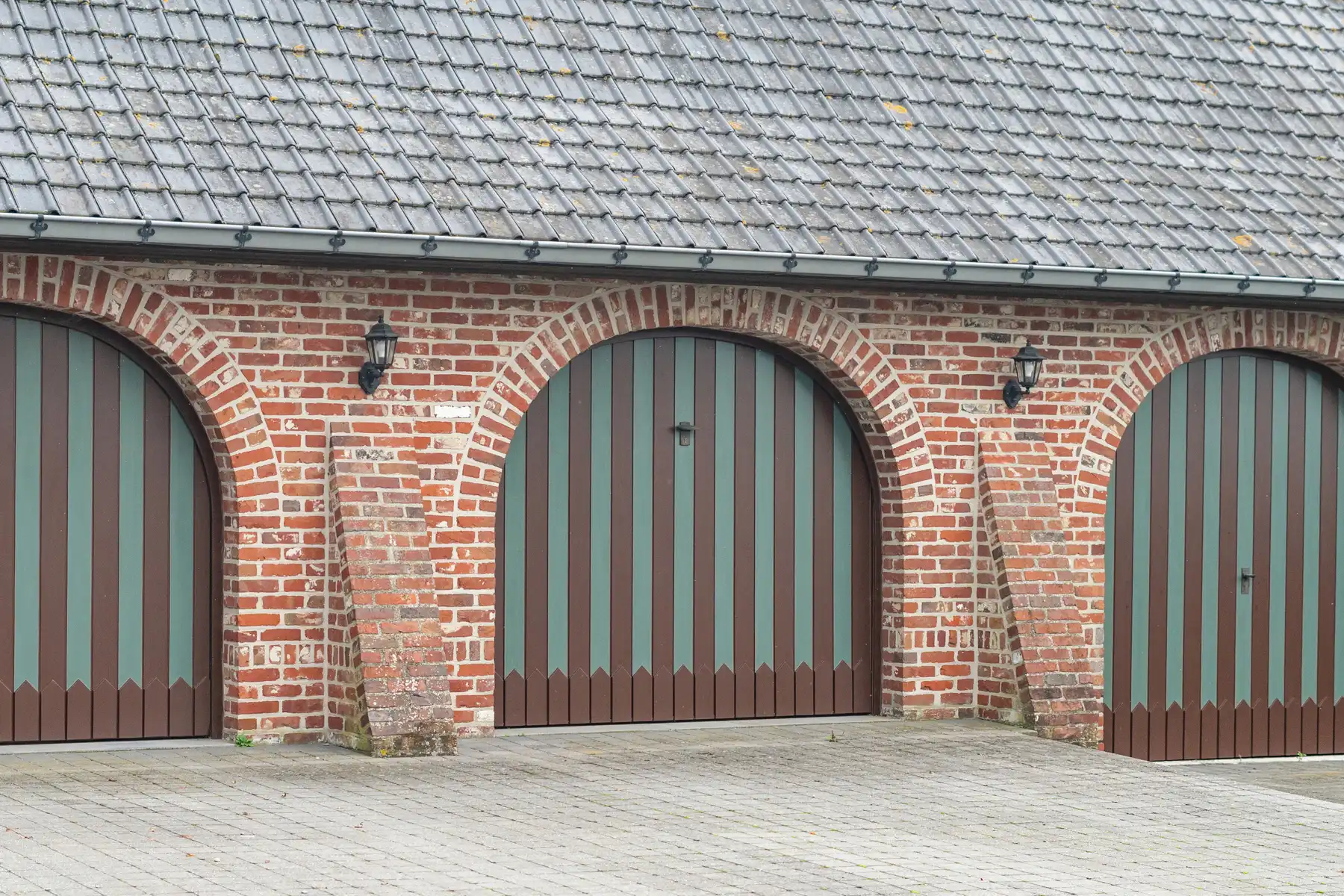 Landhuis met 2 magazijnen, rustig gelegen op 5.388 m² foto 5