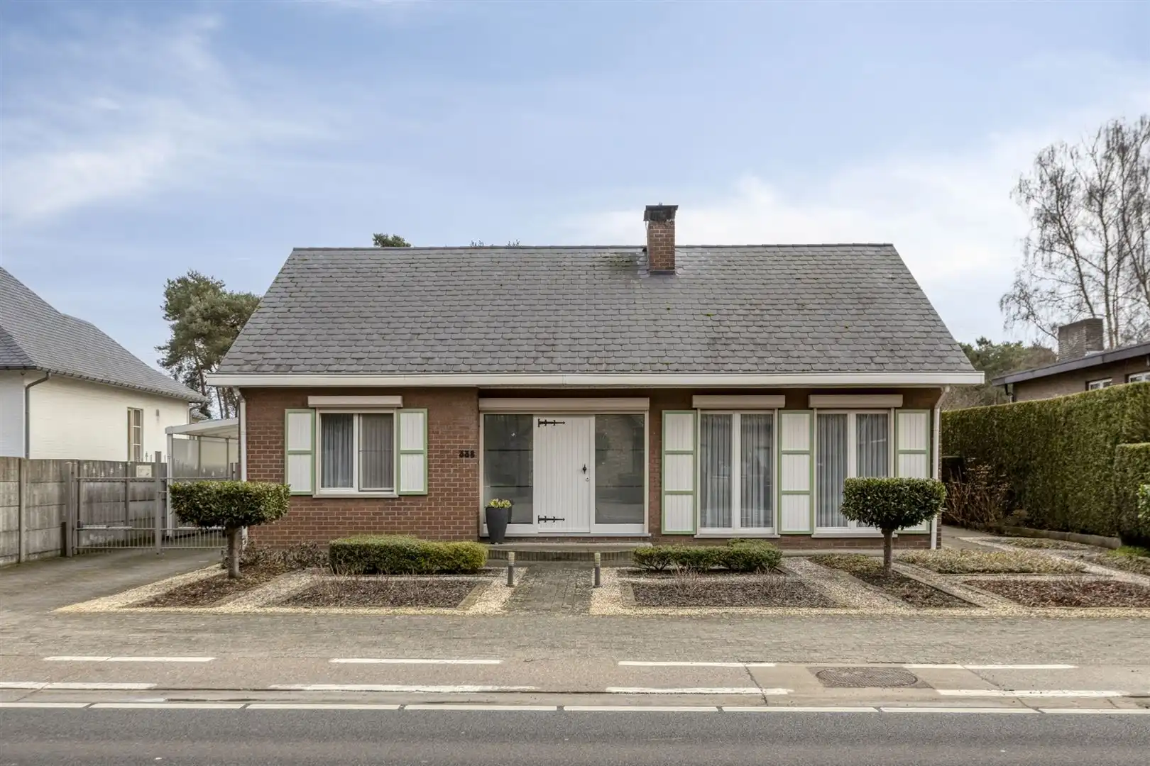 TE KOOP: Vrijstaande woning met 3 slaapkamers te Paal! foto 2