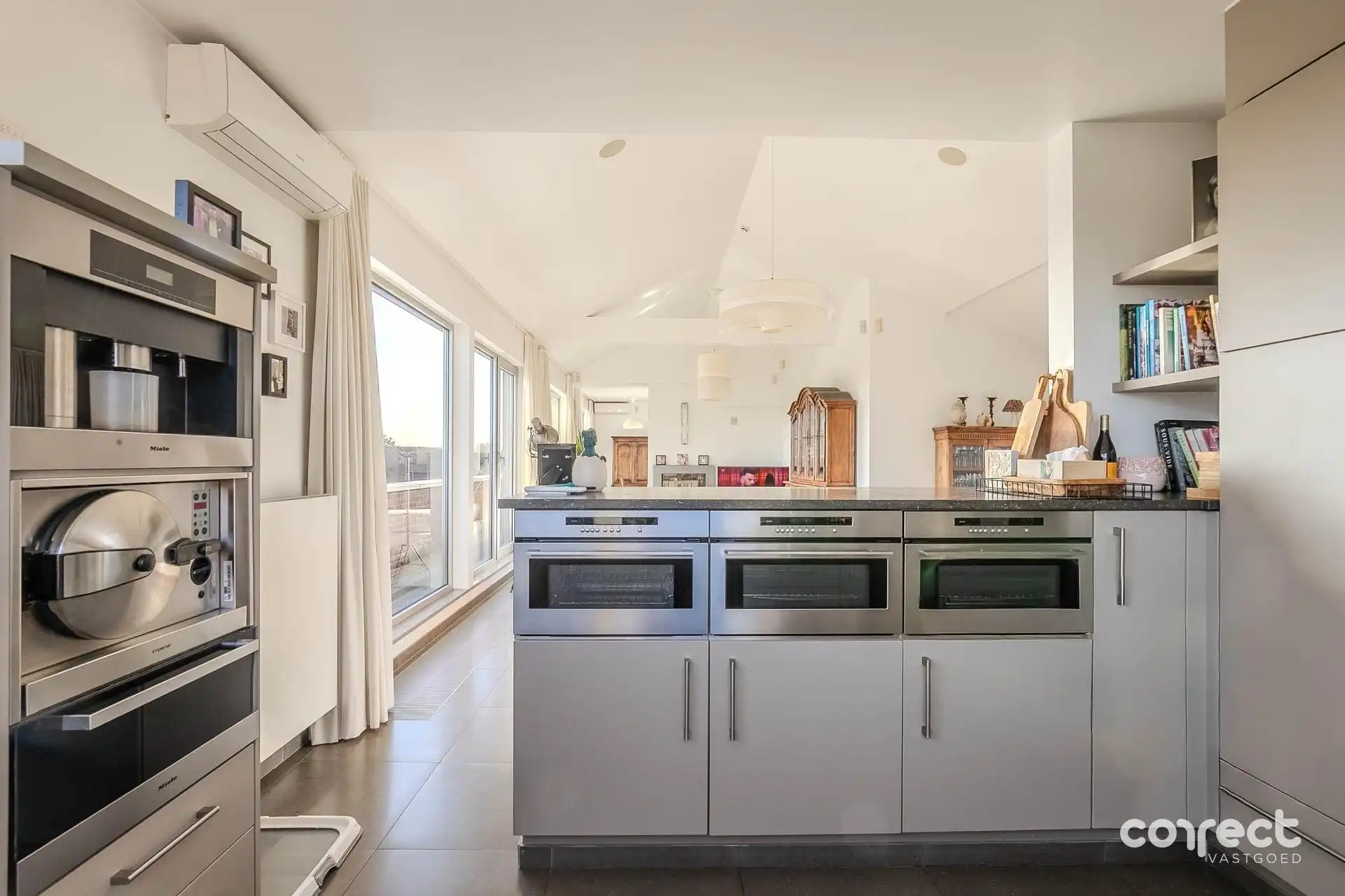 Exclusieve penthouse van 227 m² met 3 slaapkamers en 35 m² aan terrassen! foto 7