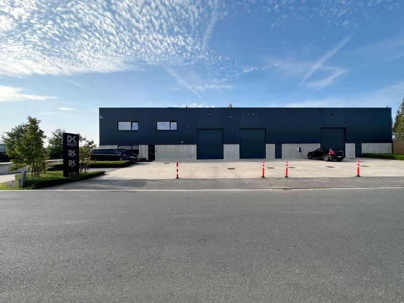 Industrieel gebouw te huur foto {{pictureIndex}}