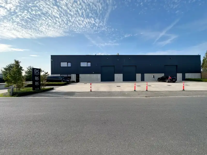 Industrieel gebouw te koop foto {{pictureIndex}}