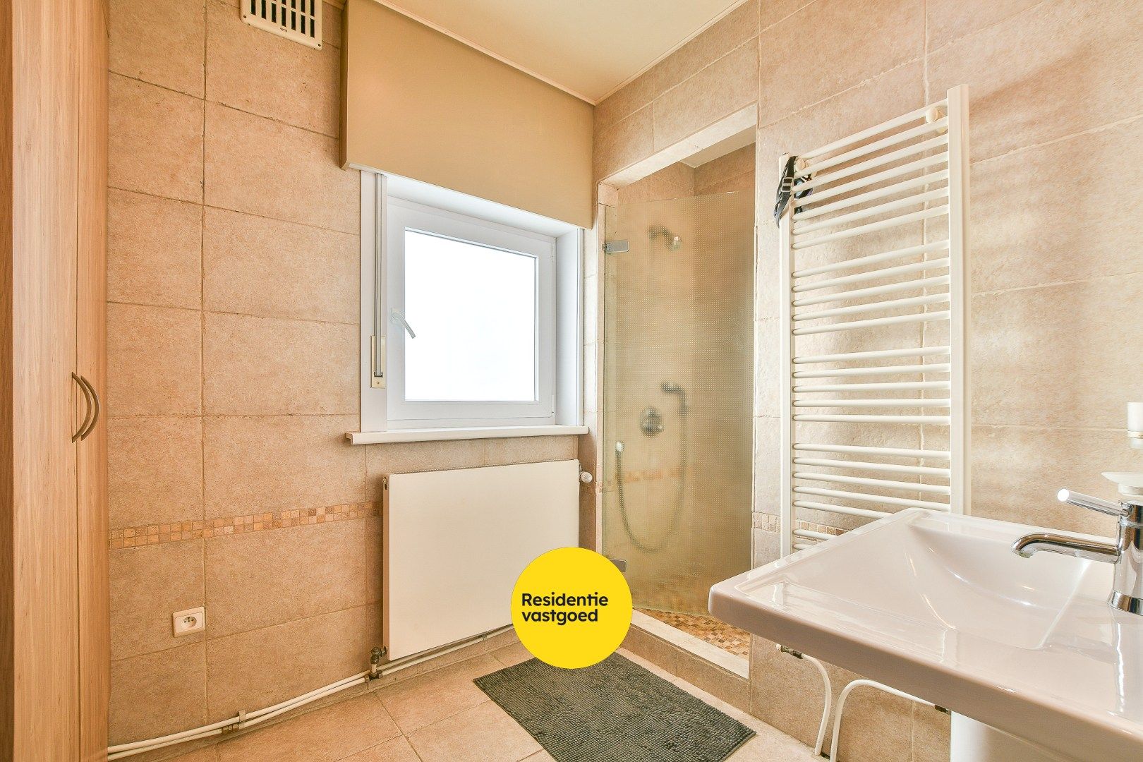 Charmante en gerenoveerde hoekwoning met 4 slaapkamers te Blankenberge! foto 18