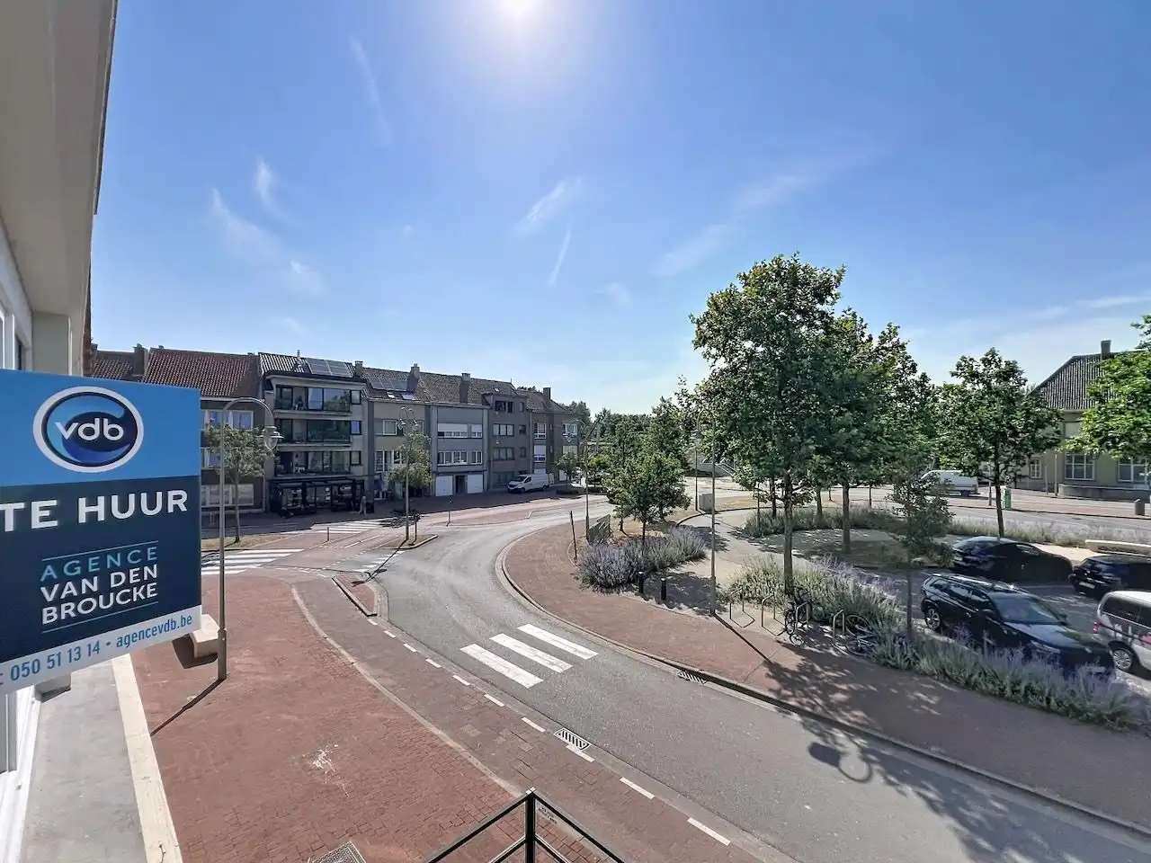 Zuidgericht appartement tegenover het station van Heist. foto 8