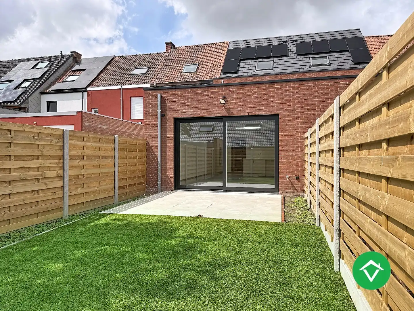 Centraal gelegen nieuwbouwwoning met 3 slaapkamers, tuin en overdekte autostaanplaats foto 11