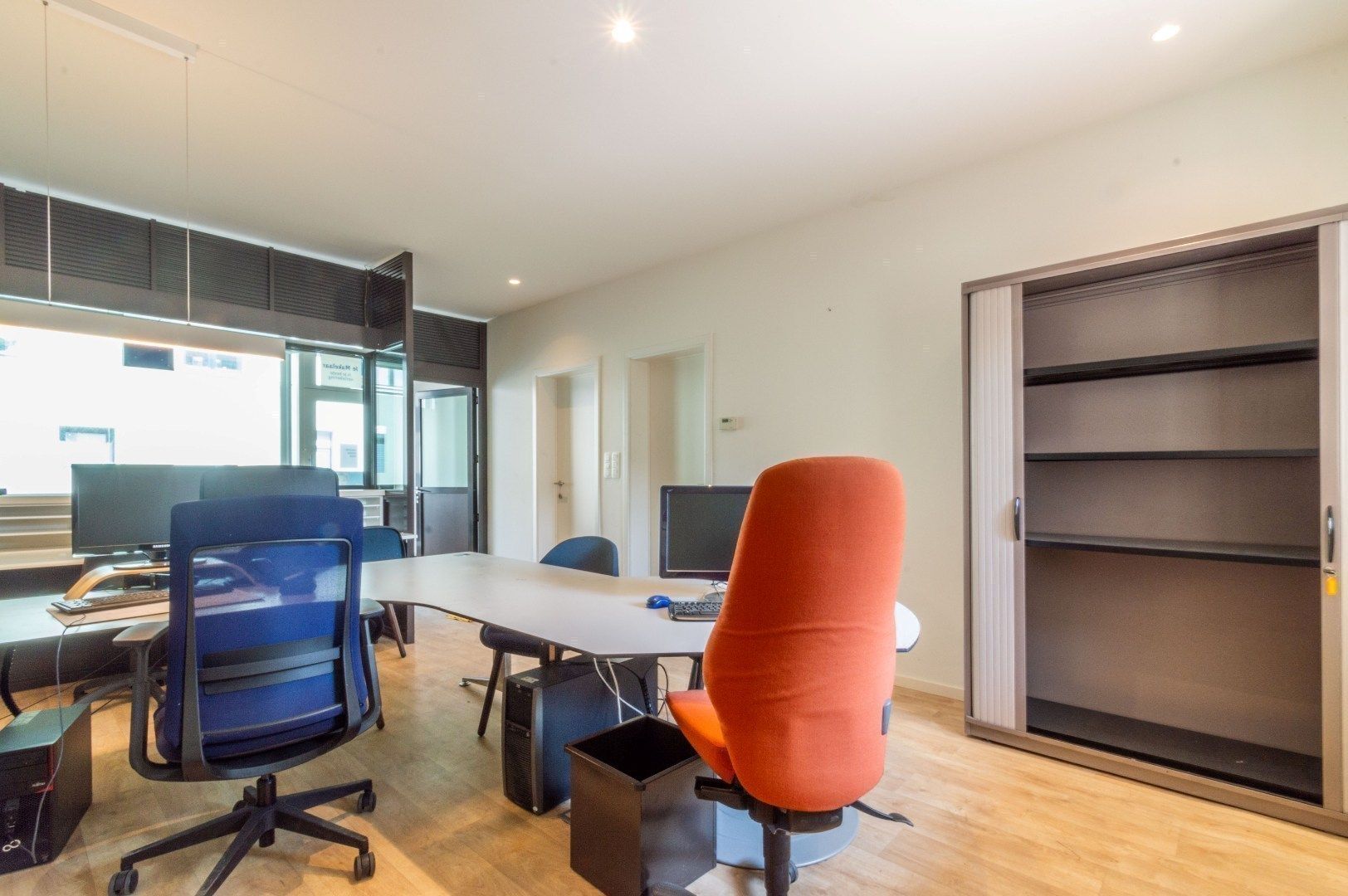 Ruime woning + kantoor te renoveren met 4 slaapkamers ! foto 5