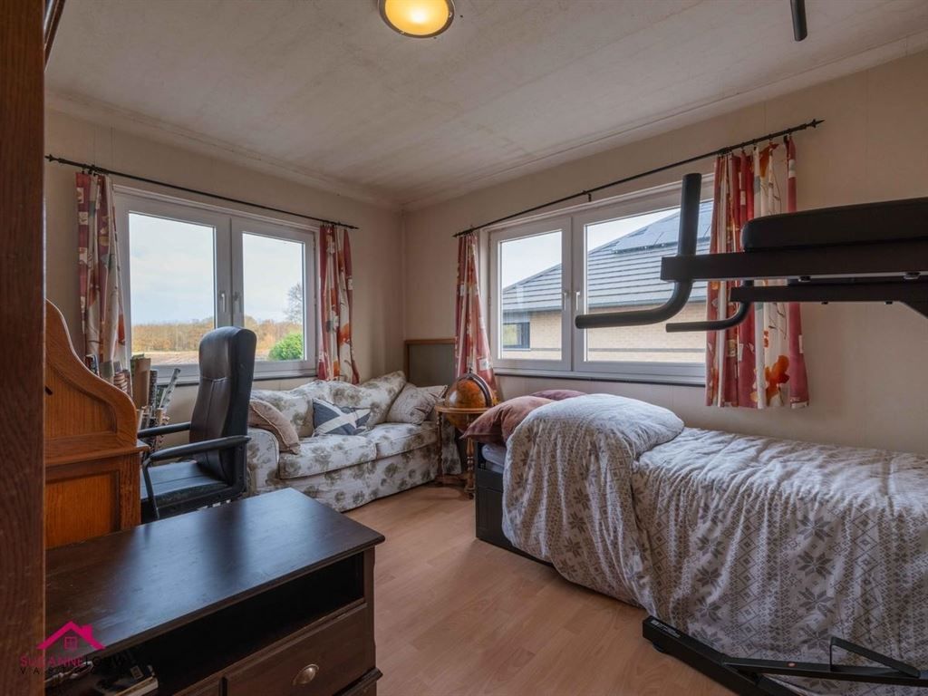 Vrijstaande woning op ruim perceel foto 32