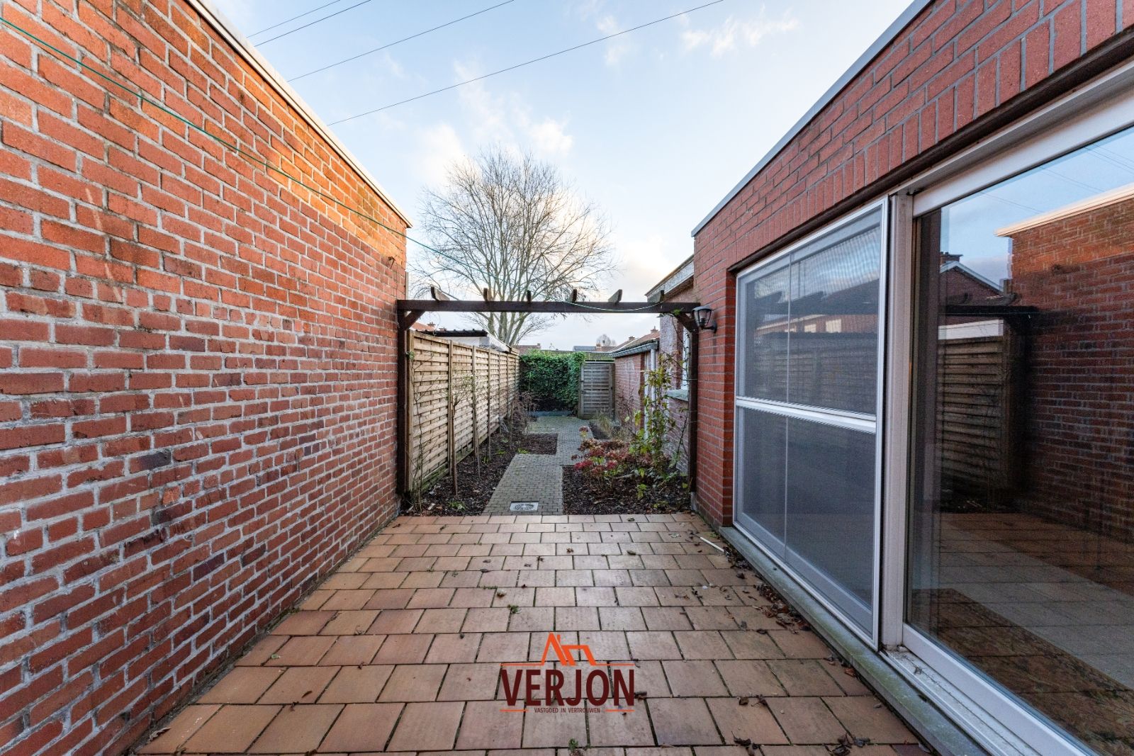 Woning met 3 slaapkamers, garage en uitweg foto 16