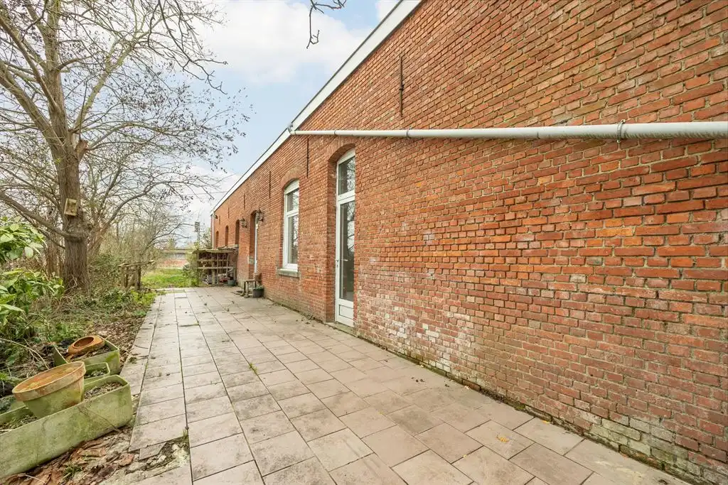 Te renoveren hoeve met achterliggend weiland foto 16