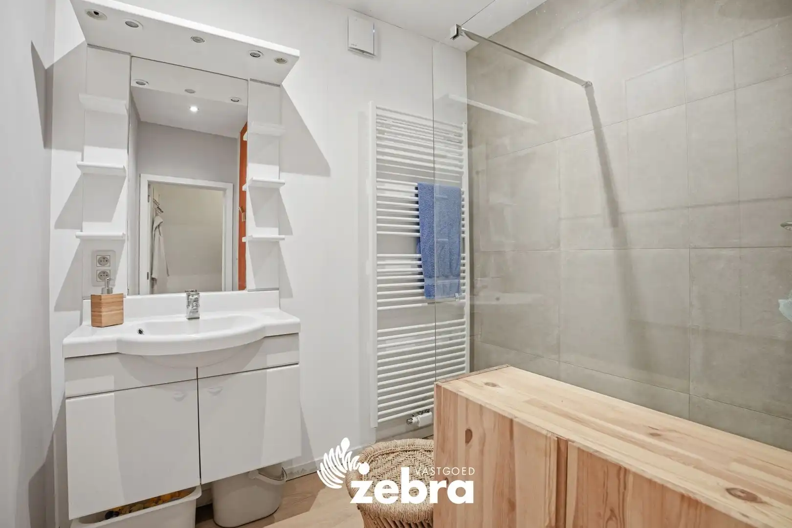 Instapklare, ruime gezinswoning met 4 slaapkamers, tuin en hoogwaardige afwerking in het hart van Alveringem! foto 35