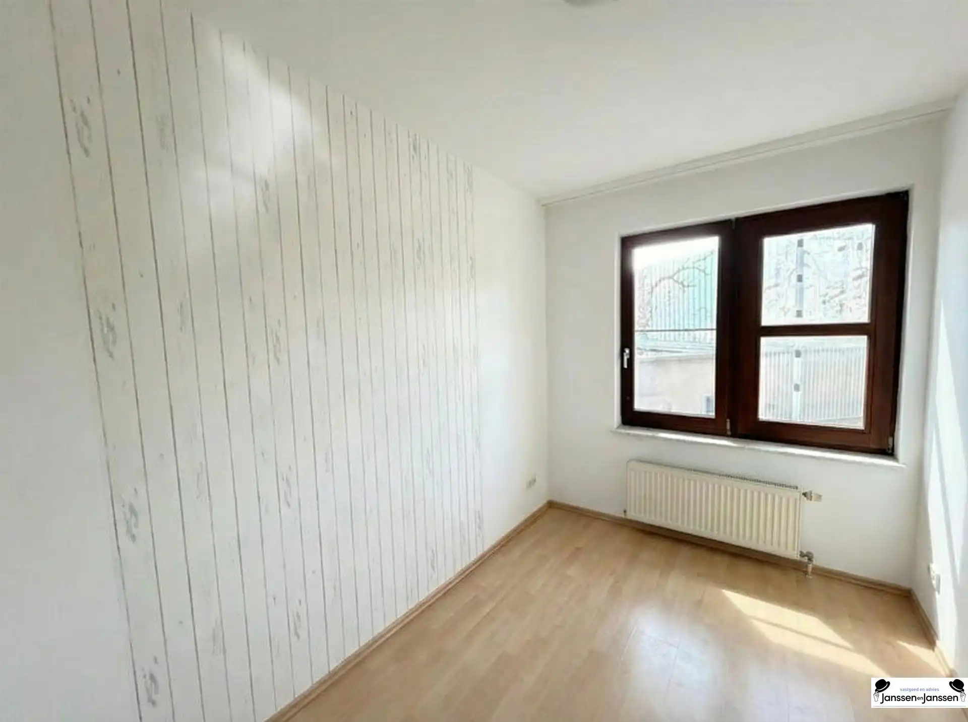 Centraal gelegen appartement met 2 slaapkamer  foto 11