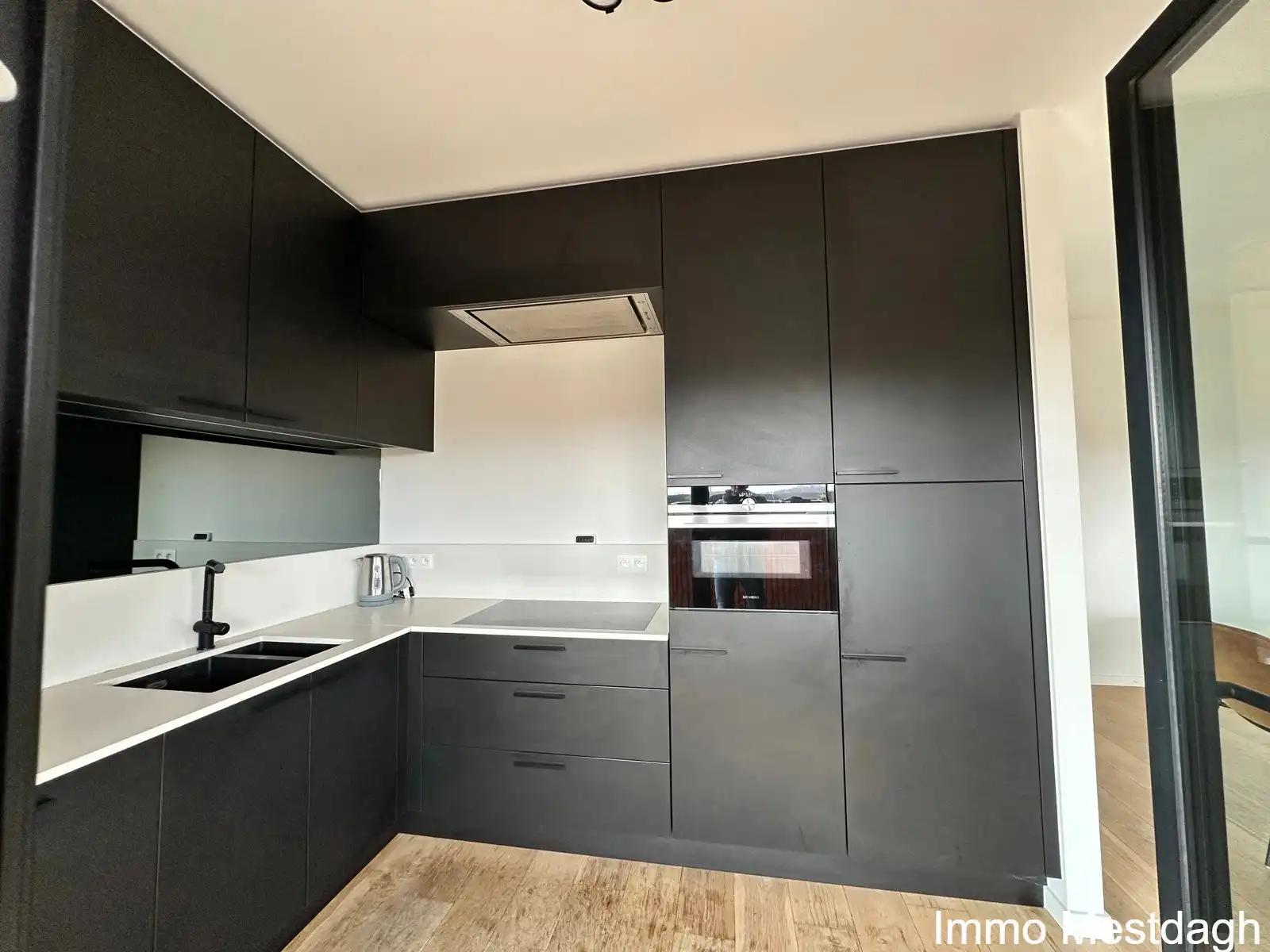 Unieke Penthouse met Panoramisch Uitzicht & Terrassen Rondom foto 17