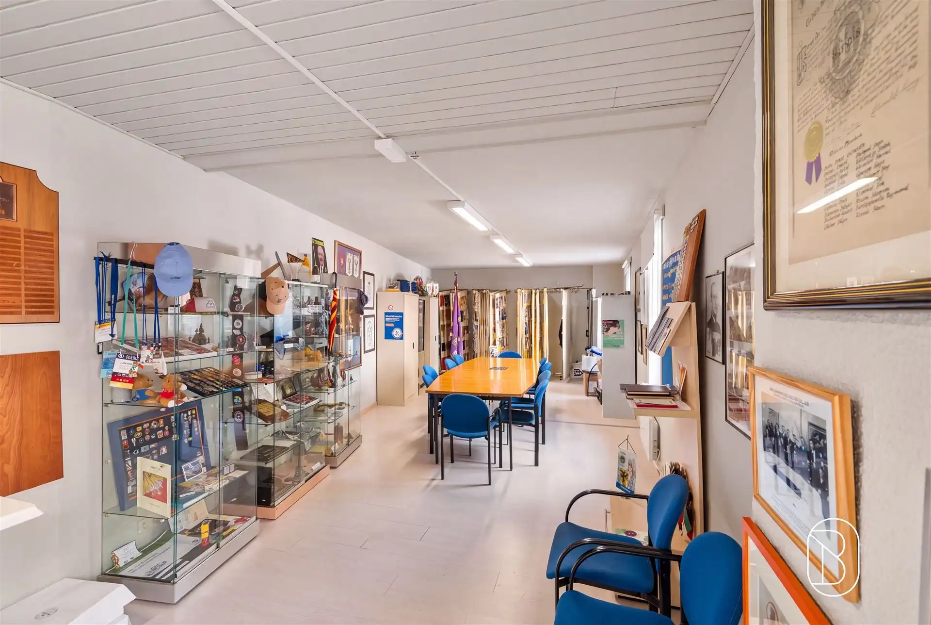 TOPgelegen project: herenwoning, garages, woonst en app. foto 11