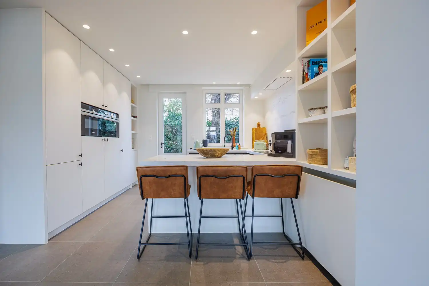 Exclusieve gerenoveerde koppelvilla vlak bij zee met 8 slaapkamers foto 5