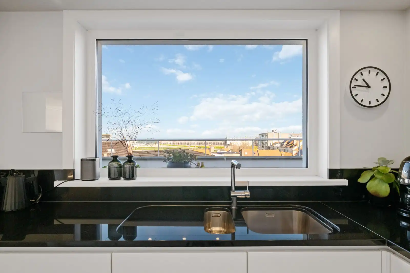 Luxueuze penthouse met zonovergoten terrassen pal aan zee! foto 8