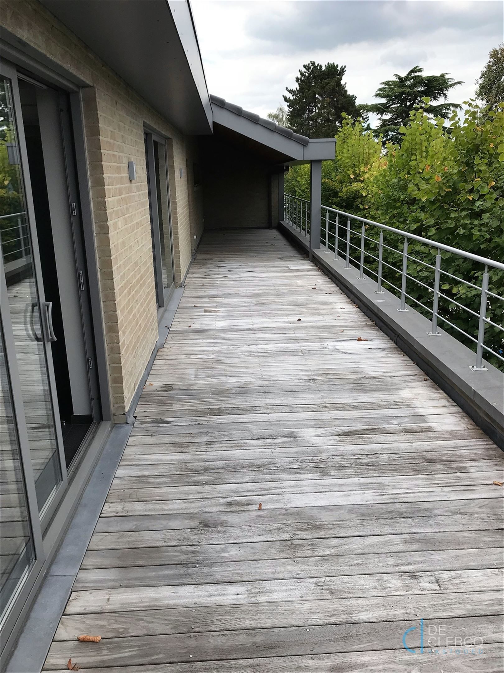 Mooi recent, luxueus en ruim appartement nabij Lochristi Dorp! foto 24