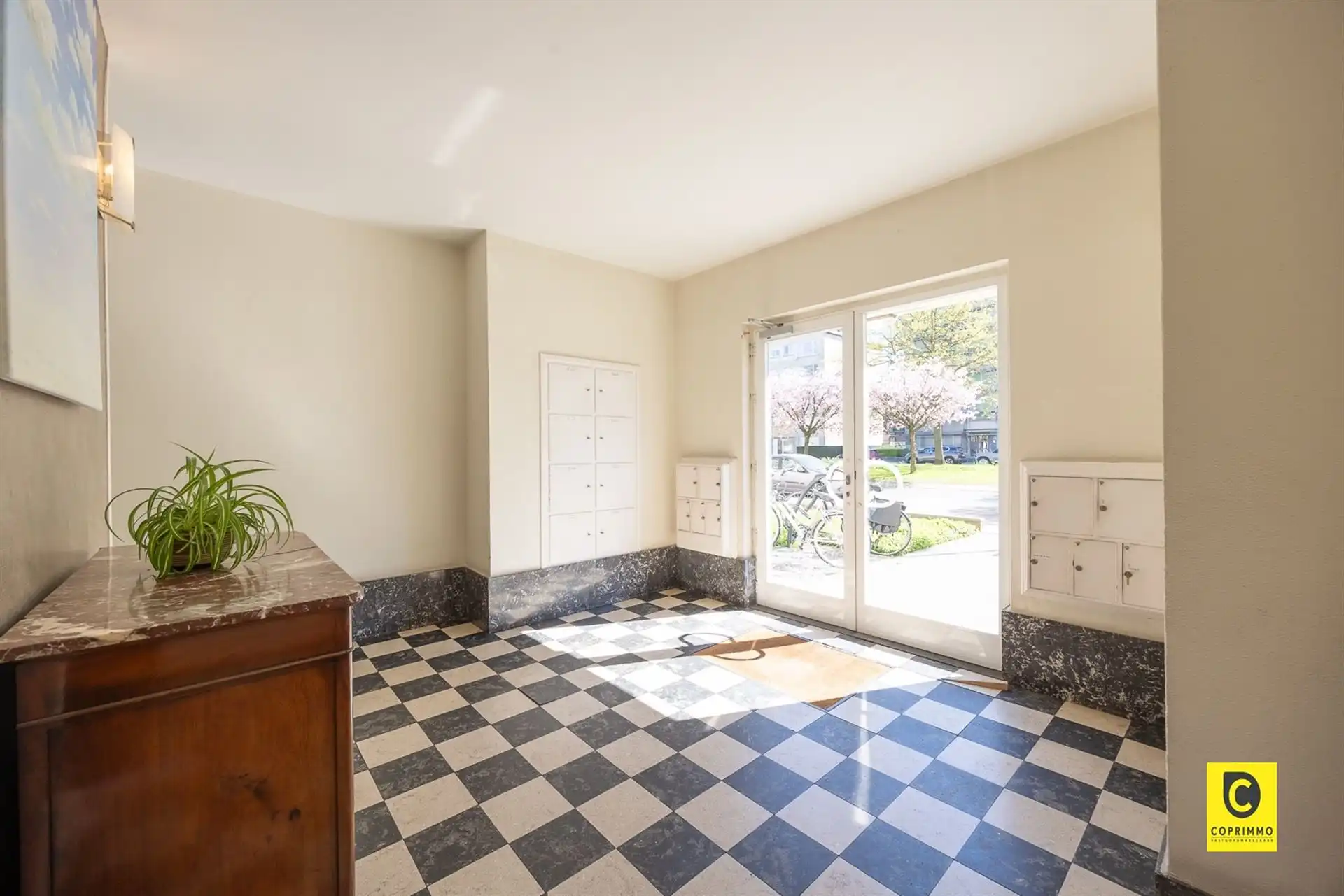 Charmant gelijkvloers appartement met tuin! foto 12