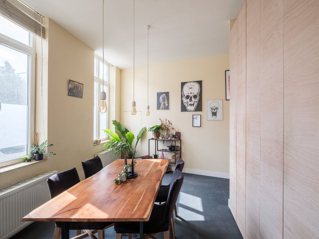 Lichtrijke en instapklare woning met stadskoer nabij Gent Centrum foto 2