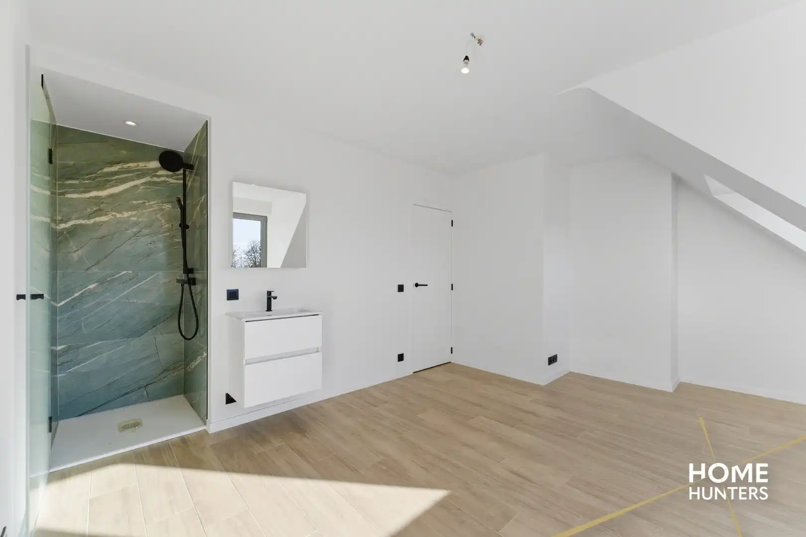 Luxueus 2 slaapkamer appartement met 2 badkamers foto 13